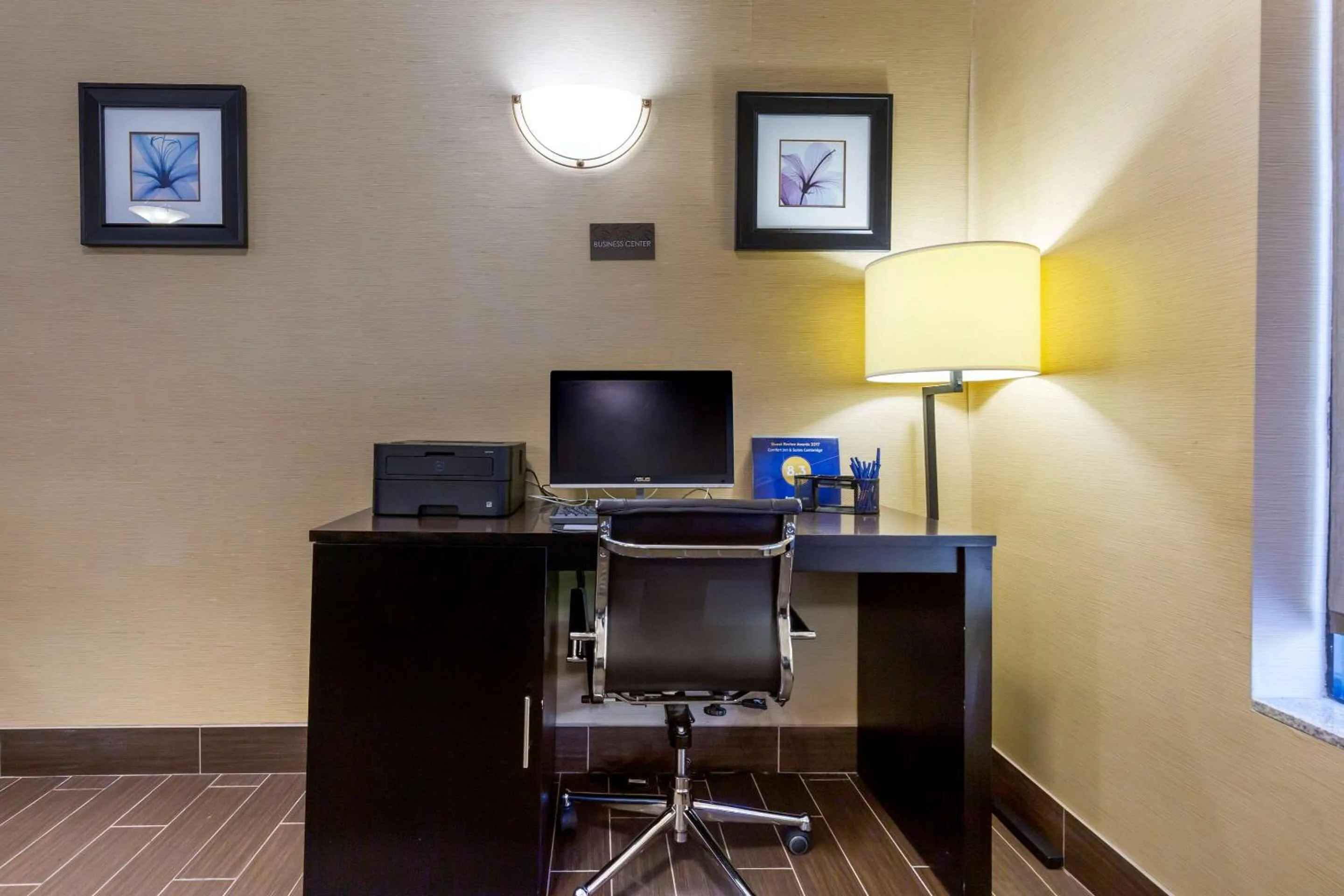 Business facilities in Comfort Inn & Suites Cambridge