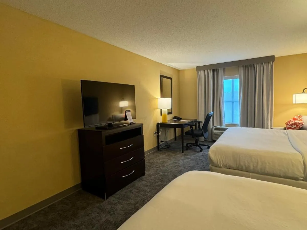 Bed in Comfort Inn & Suites Lexington Park near Pax River