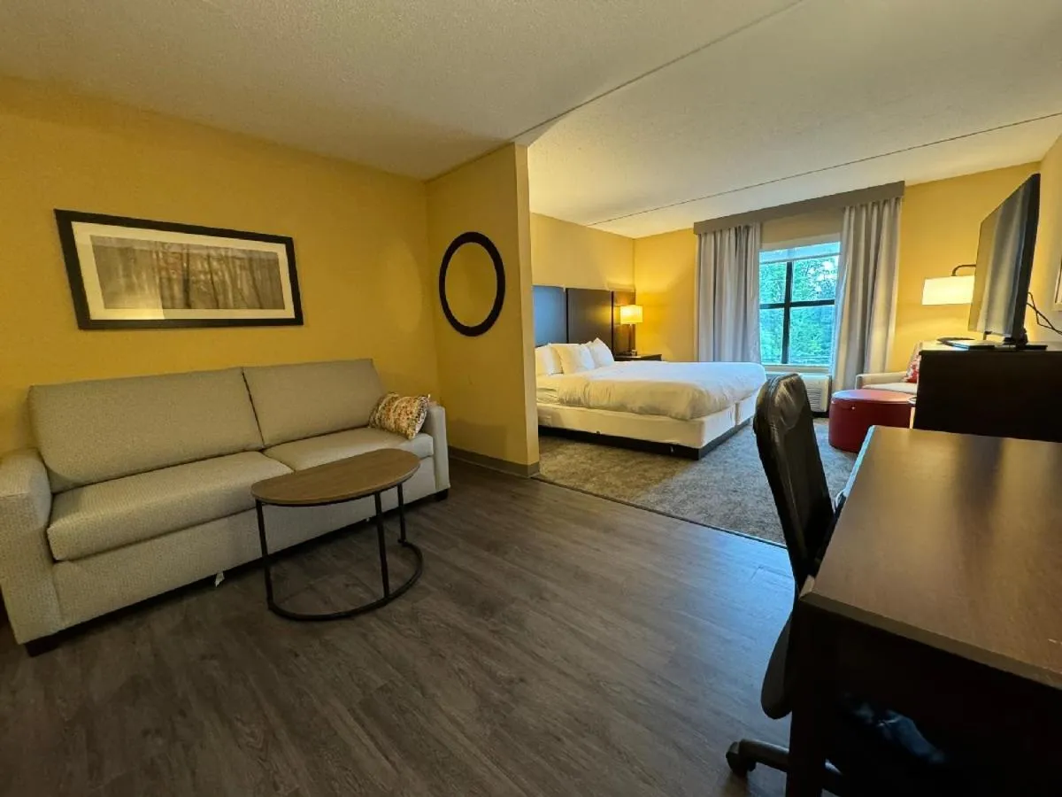 Bed in Comfort Inn & Suites Lexington Park near Pax River