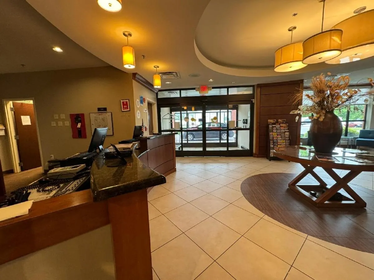 Comfort Inn & Suites Lexington Park near Pax River