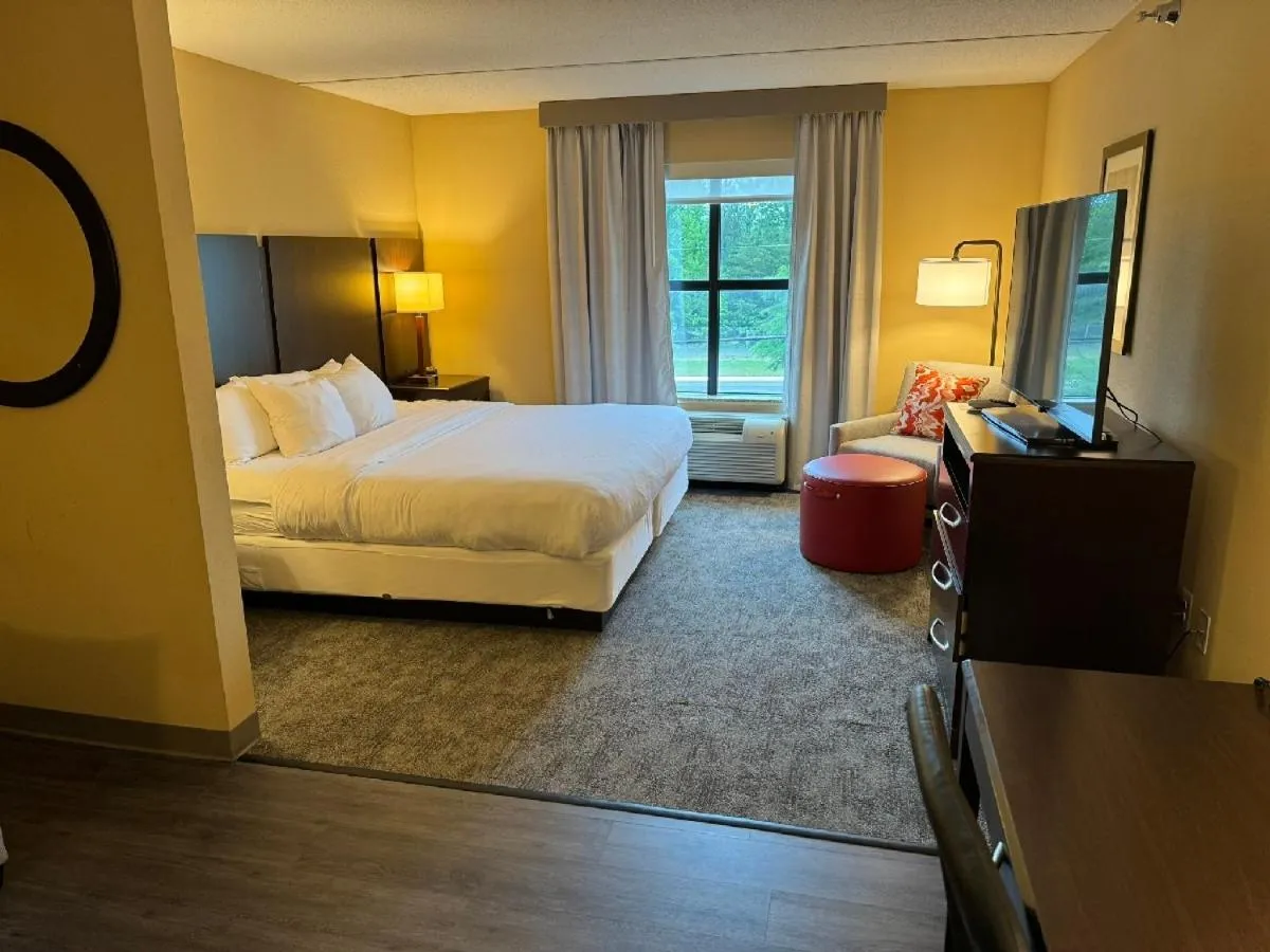 Bed in Comfort Inn & Suites Lexington Park near Pax River