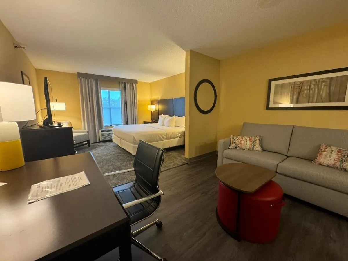 Bed in Comfort Inn & Suites Lexington Park near Pax River