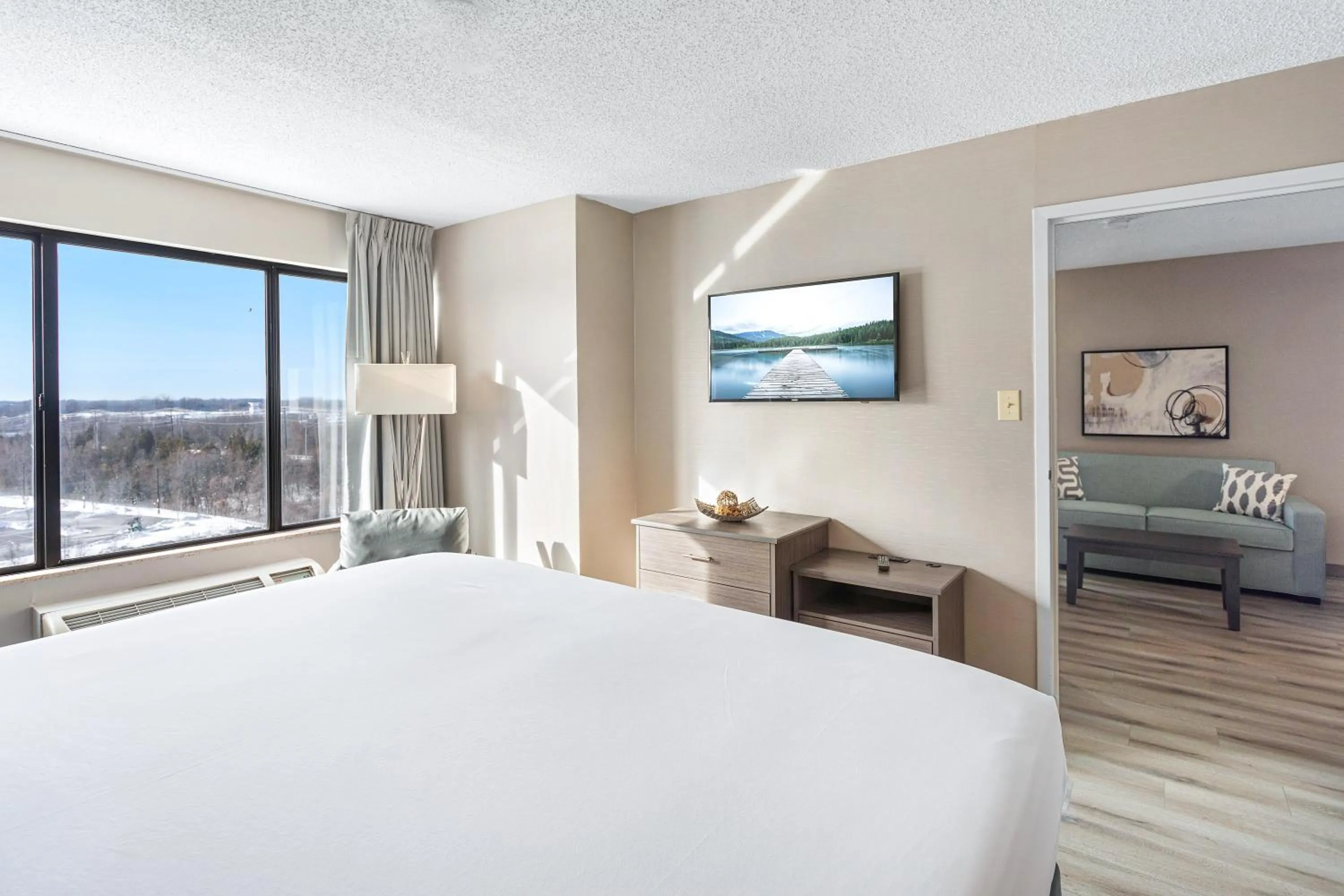 Bedroom in Harborside Hotel