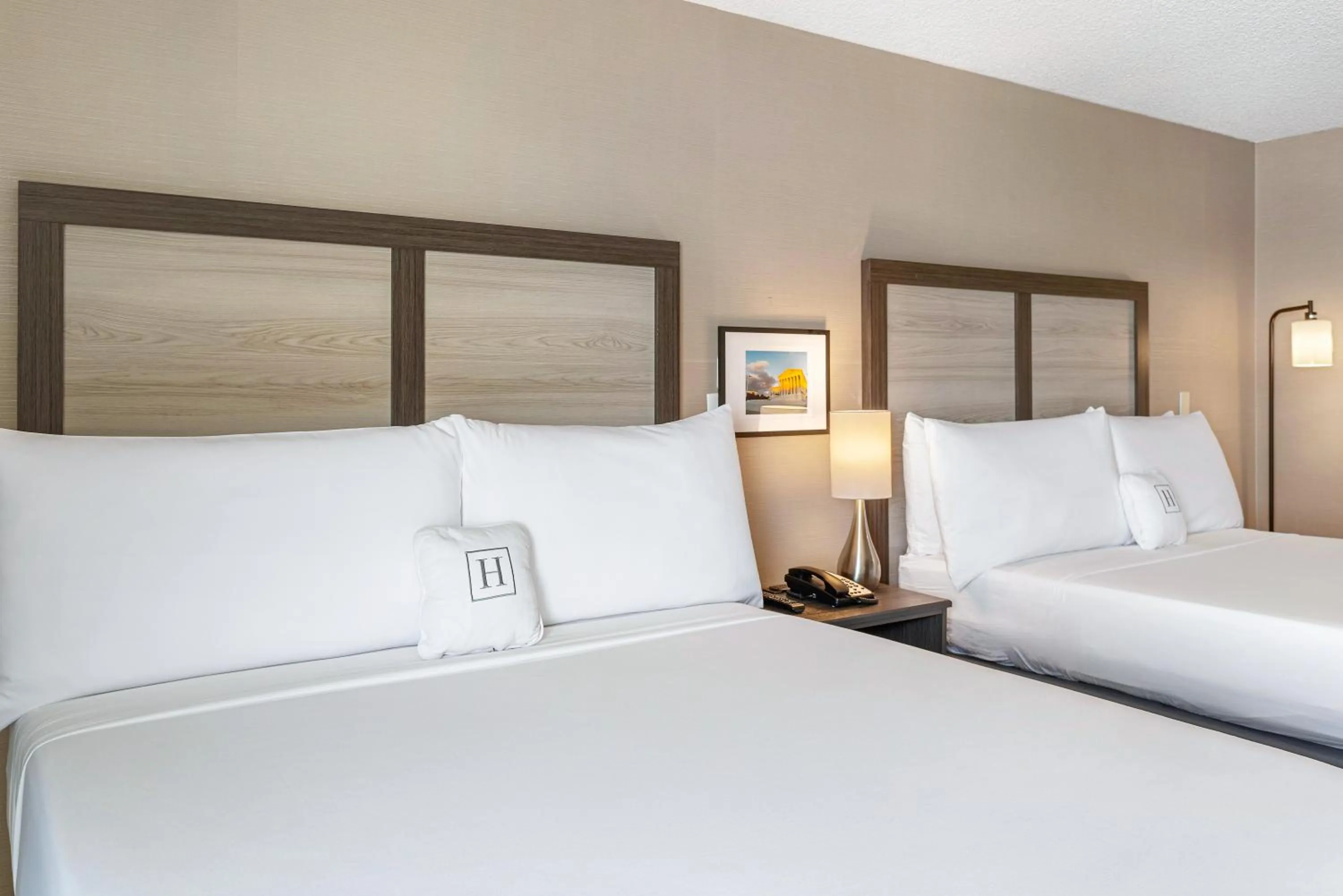 Bedroom in Harborside Hotel