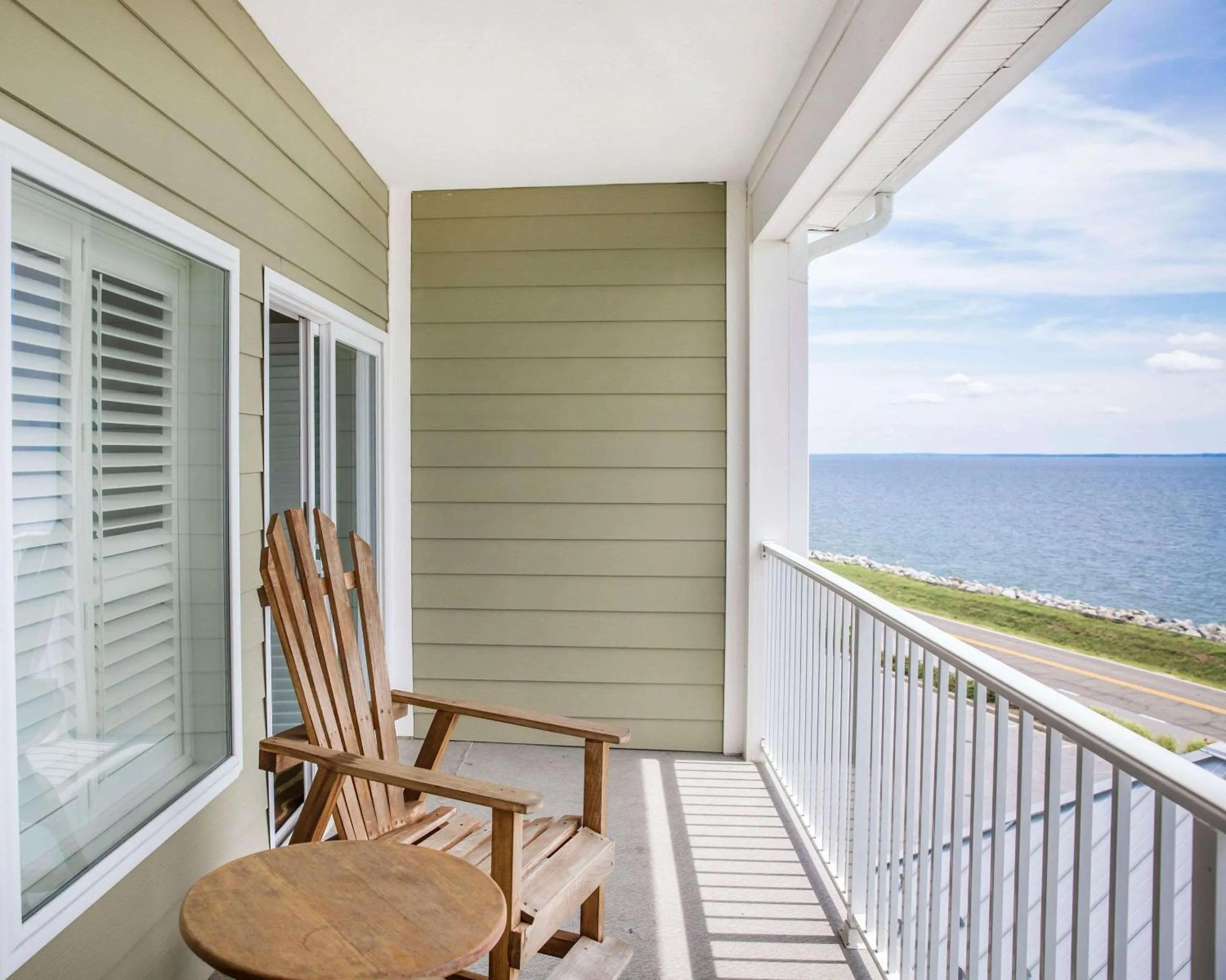 Bedroom in Island Inn & Suites, an Ascend Collection Hotel