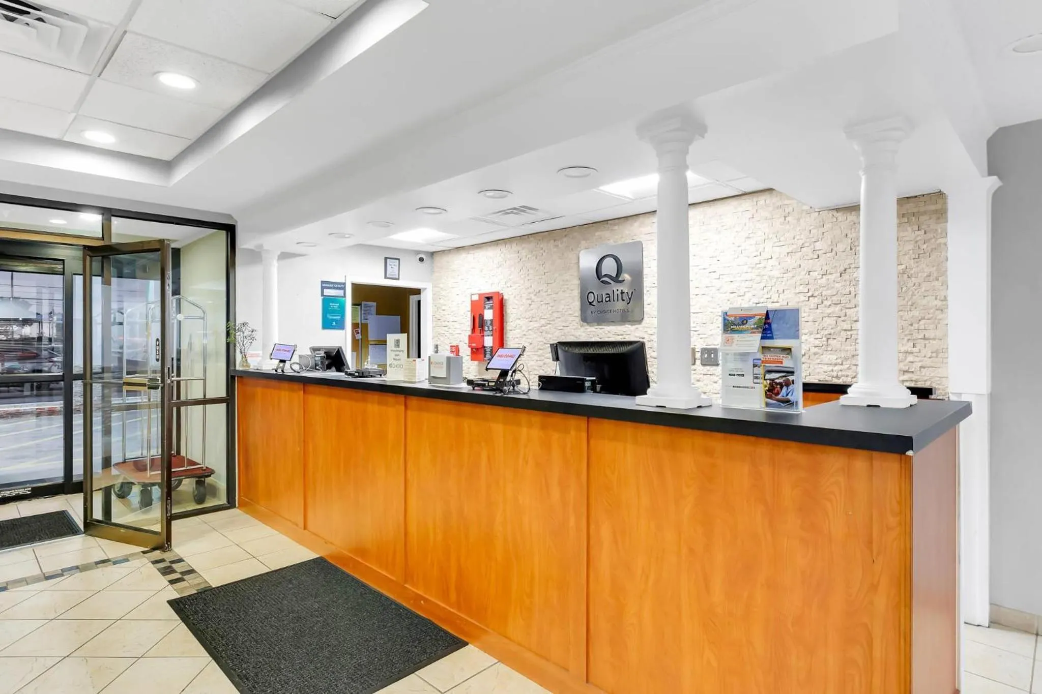 Lobby or reception in Quality Inn Salisbury North