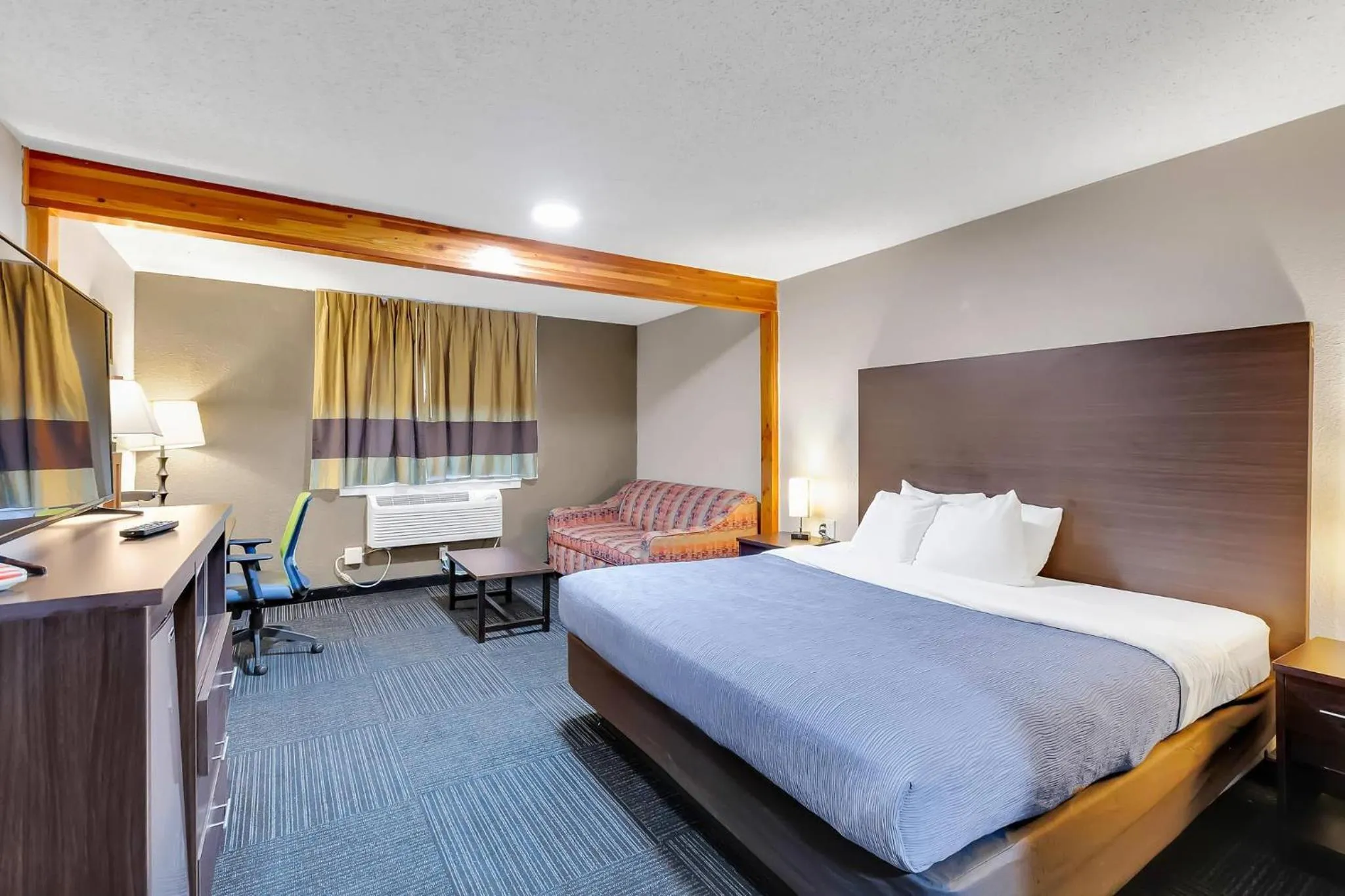 Bedroom, Bed in Quality Inn Salisbury North