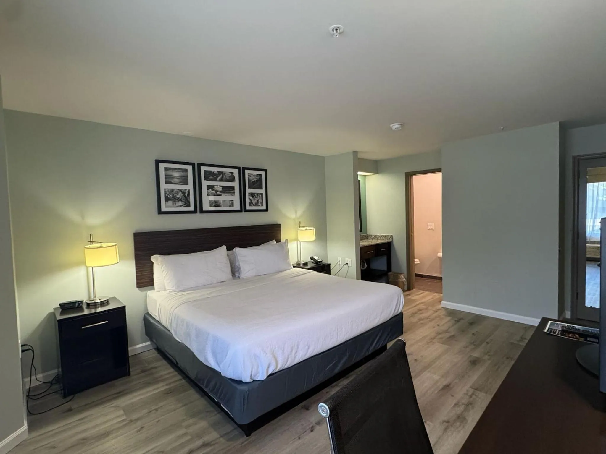 Bed in Wingate by Wyndham Bel Air I-95 Exit 77A - APG Area