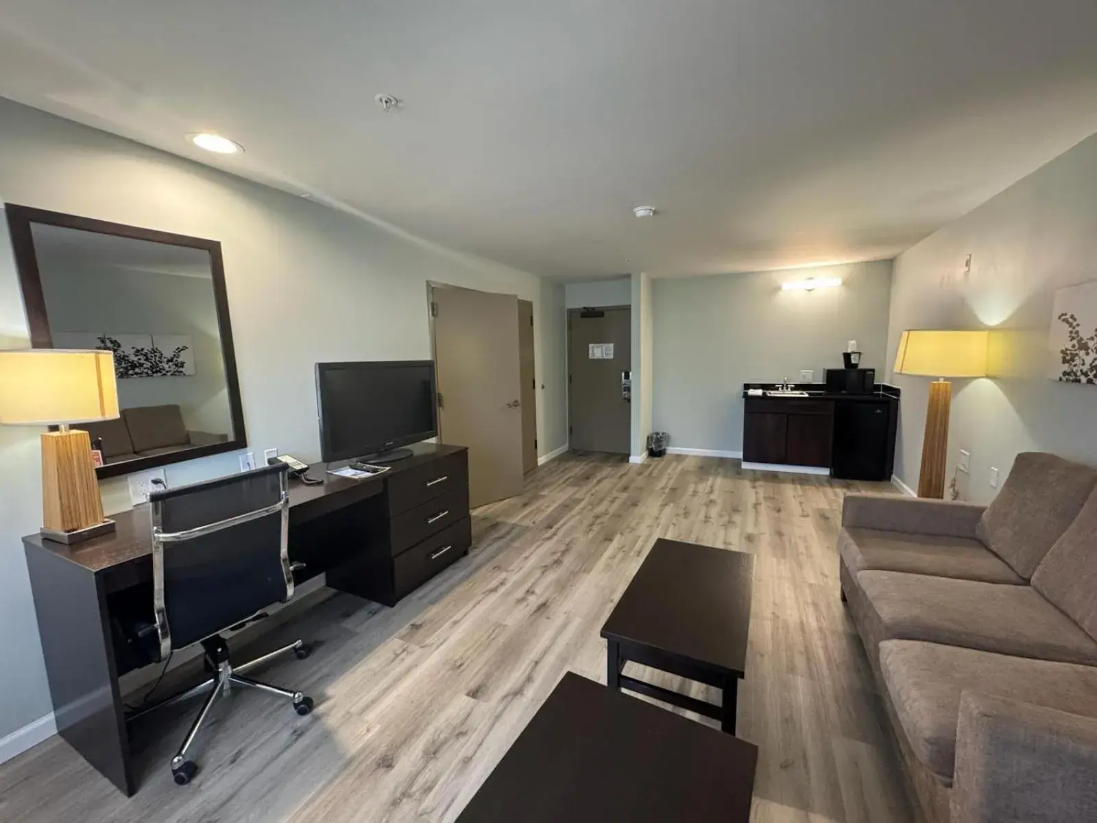 Suite with Two Queen Beds - Non-Smoking in Wingate by Wyndham Bel Air I-95 Exit 77A - APG Area Suite with Two Queen Beds - Non-Smoking in Wingate by Wyndham Bel Air I-95 Exit 77A - APG Area