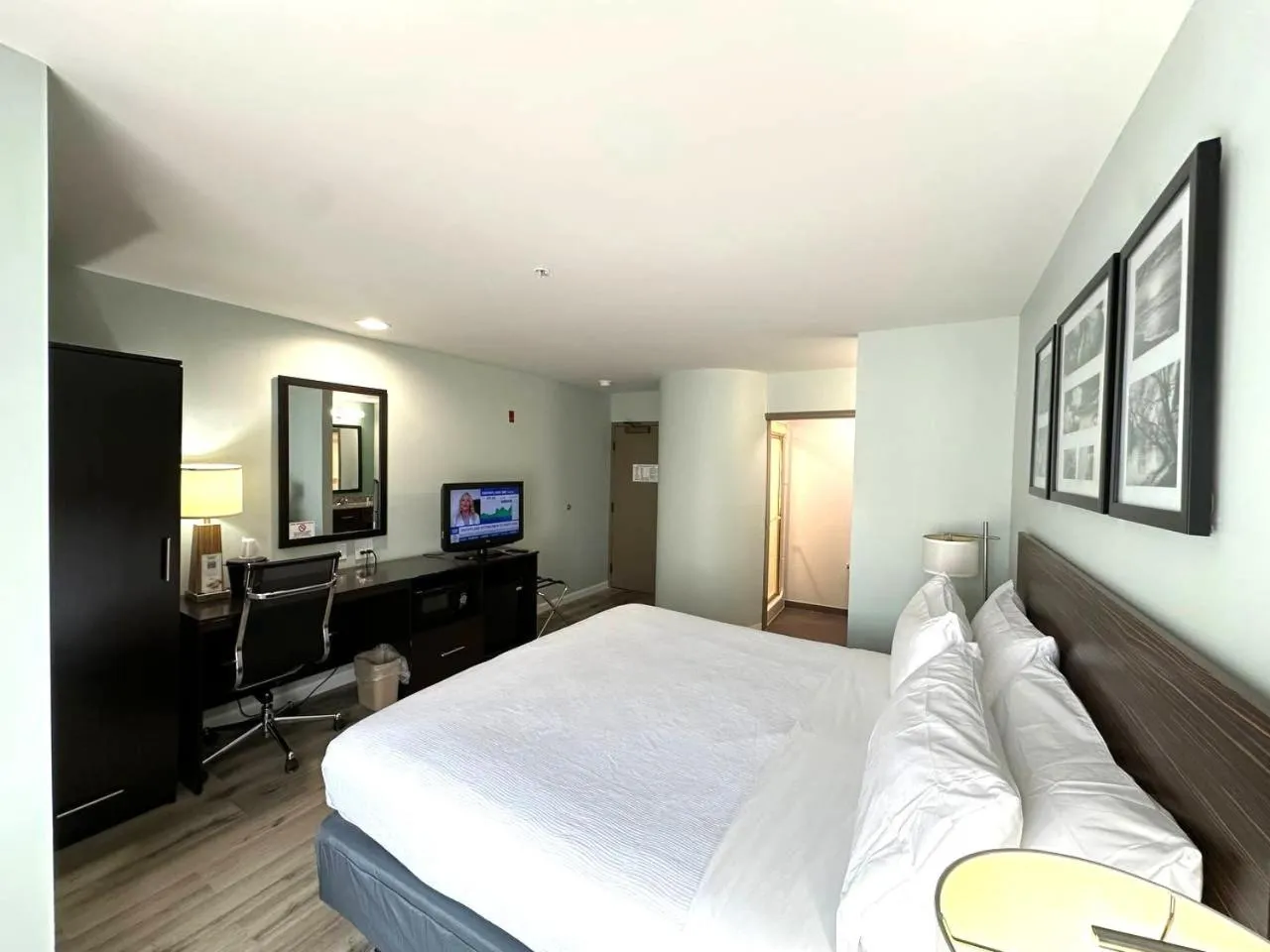 Bed in Wingate by Wyndham Bel Air I-95 Exit 77A - APG Area