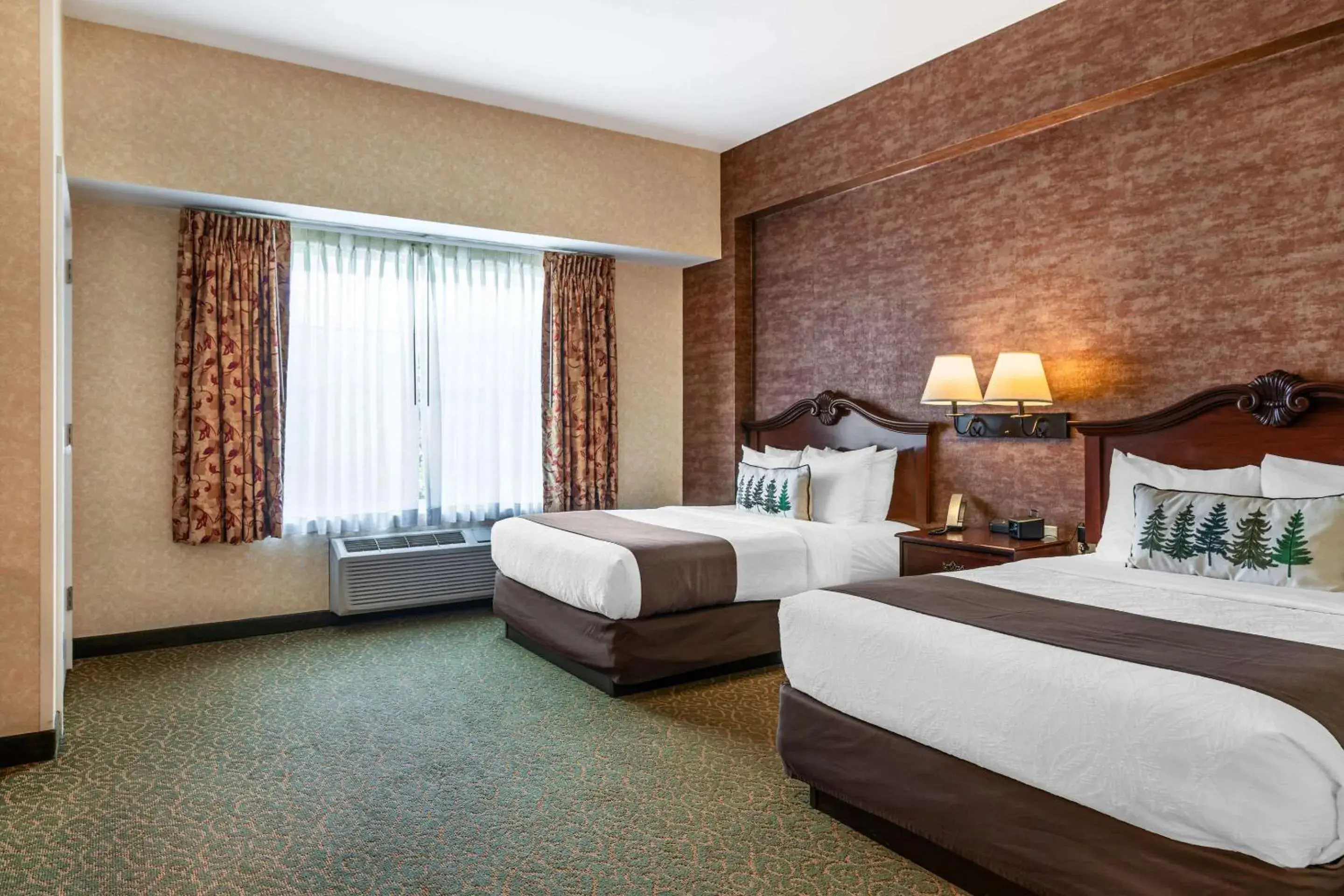 Double Room with Two Double Beds - Accessible/Non-Smoking in Maine Evergreen Hotel, an Ascend Collection Hotel Double Room with Two Double Beds - Accessible/Non-Smoking in Maine Evergreen Hotel, an Ascend Collection Hotel