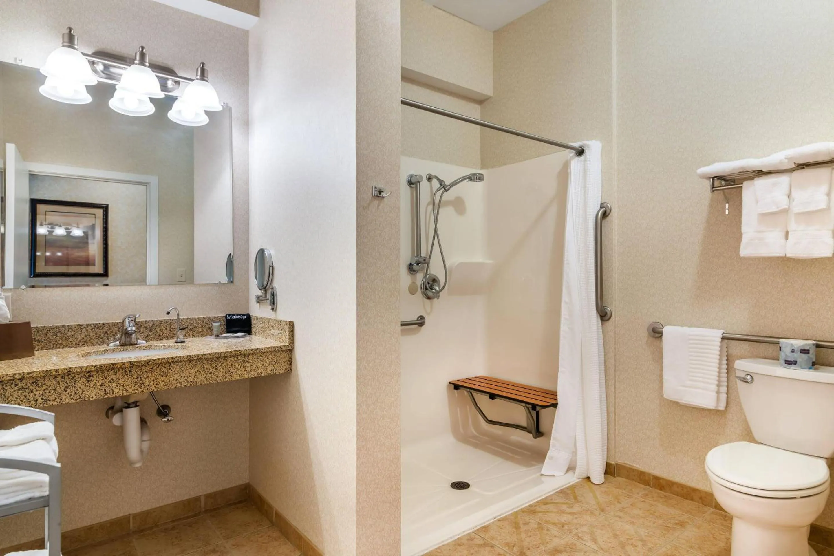 Bedroom in Maine Evergreen Hotel, an Ascend Collection Hotel