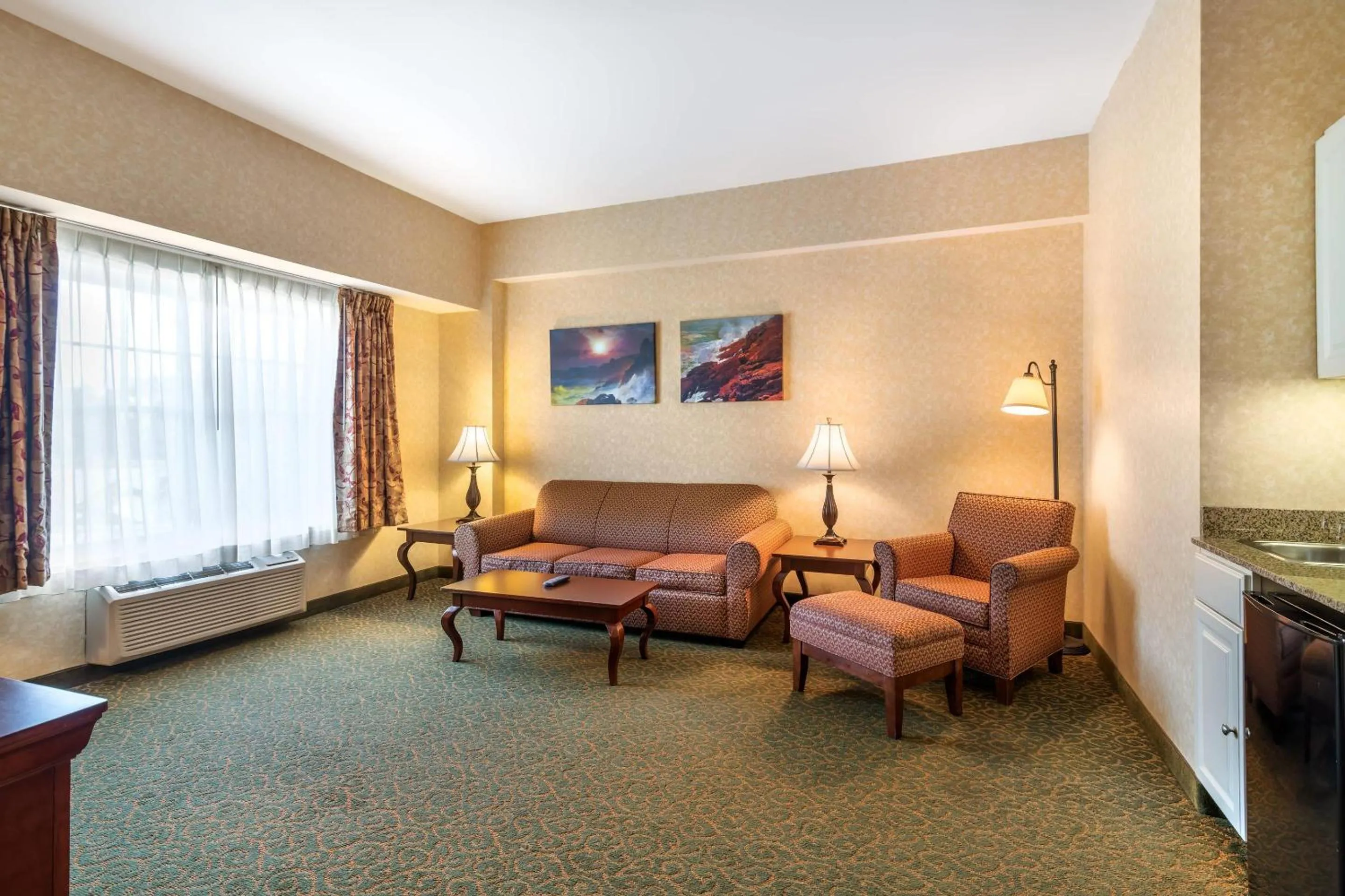 Bedroom in Maine Evergreen Hotel, an Ascend Collection Hotel
