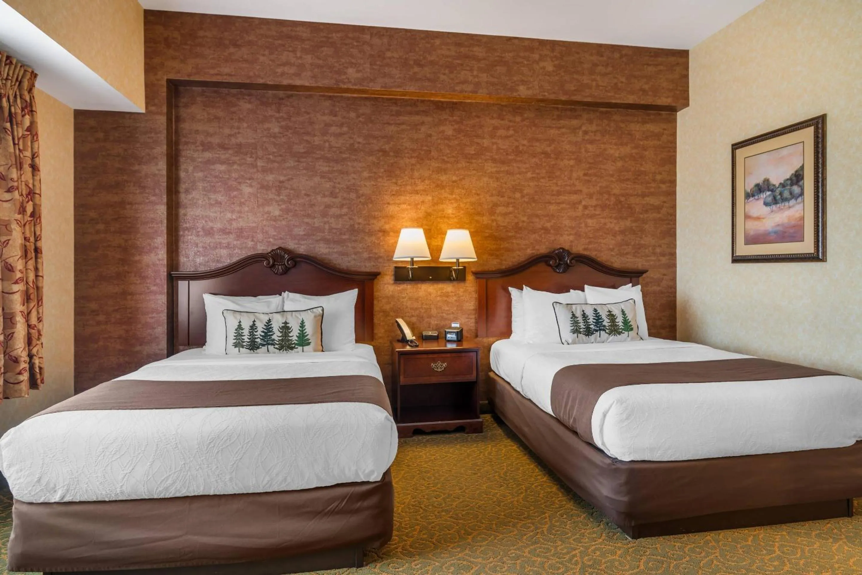 Bedroom, Bed in Maine Evergreen Hotel, an Ascend Collection Hotel