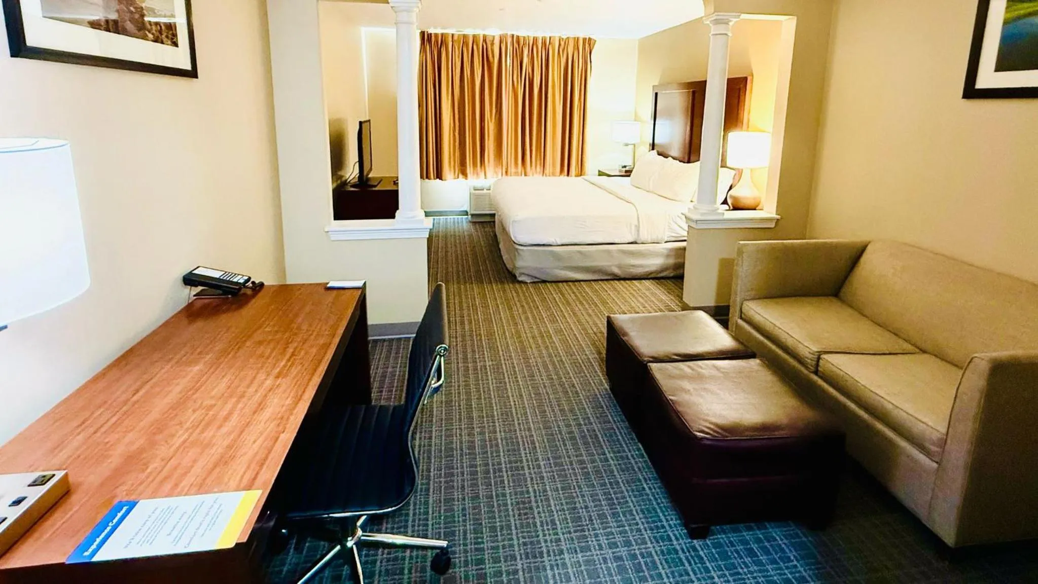 Bed in Comfort Inn & Suites Scarborough-Portland