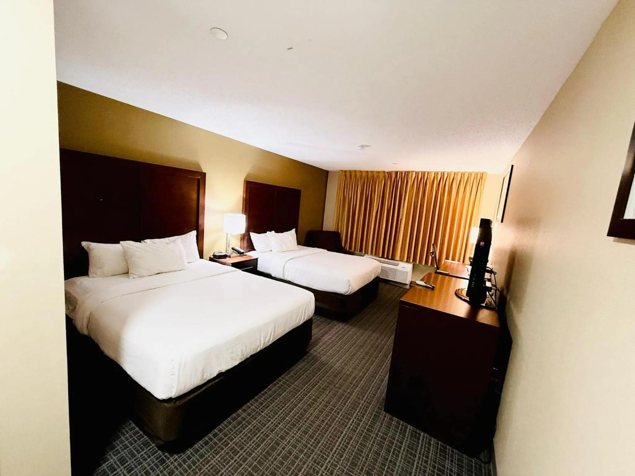 Bed in Comfort Inn & Suites Scarborough-Portland