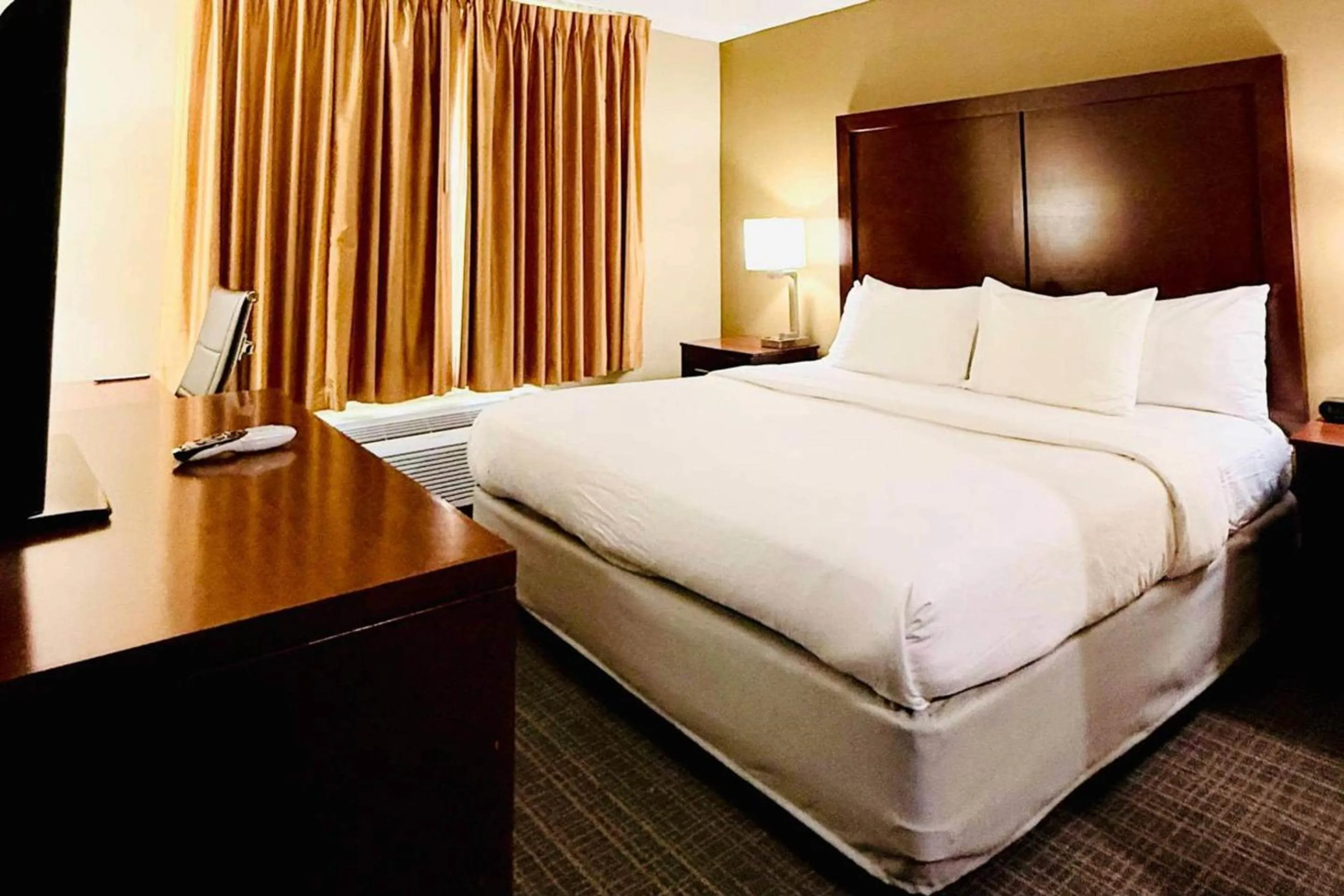 Bedroom, Bed in Comfort Inn & Suites Scarborough-Portland
