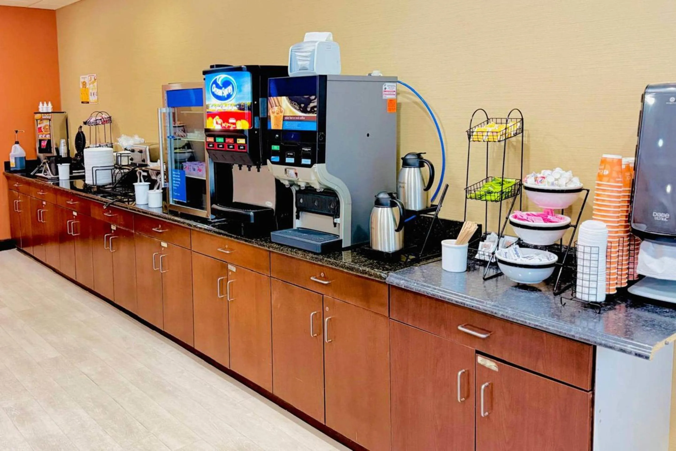 Breakfast in Comfort Inn & Suites Scarborough-Portland