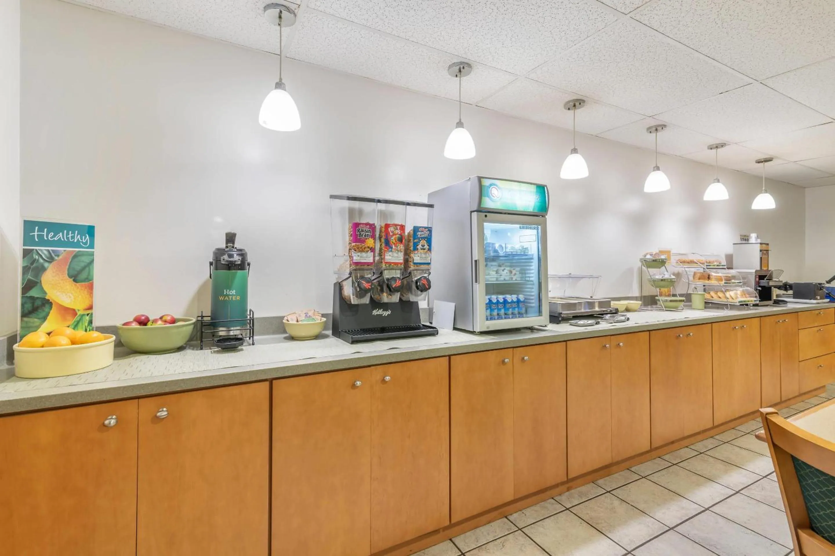 Breakfast in Quality Inn at Bangor Mall