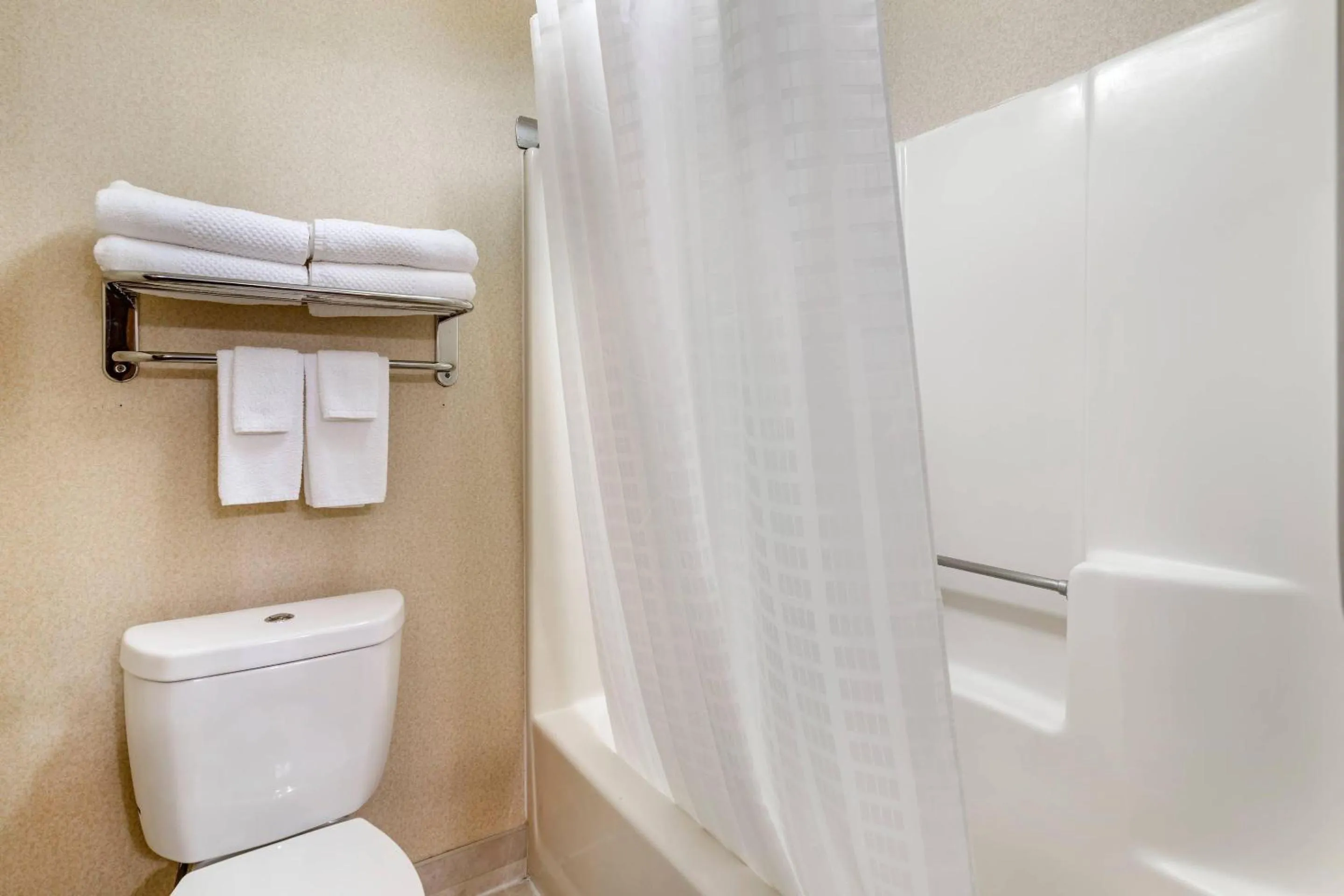 Bedroom in Quality Inn at Bangor Mall