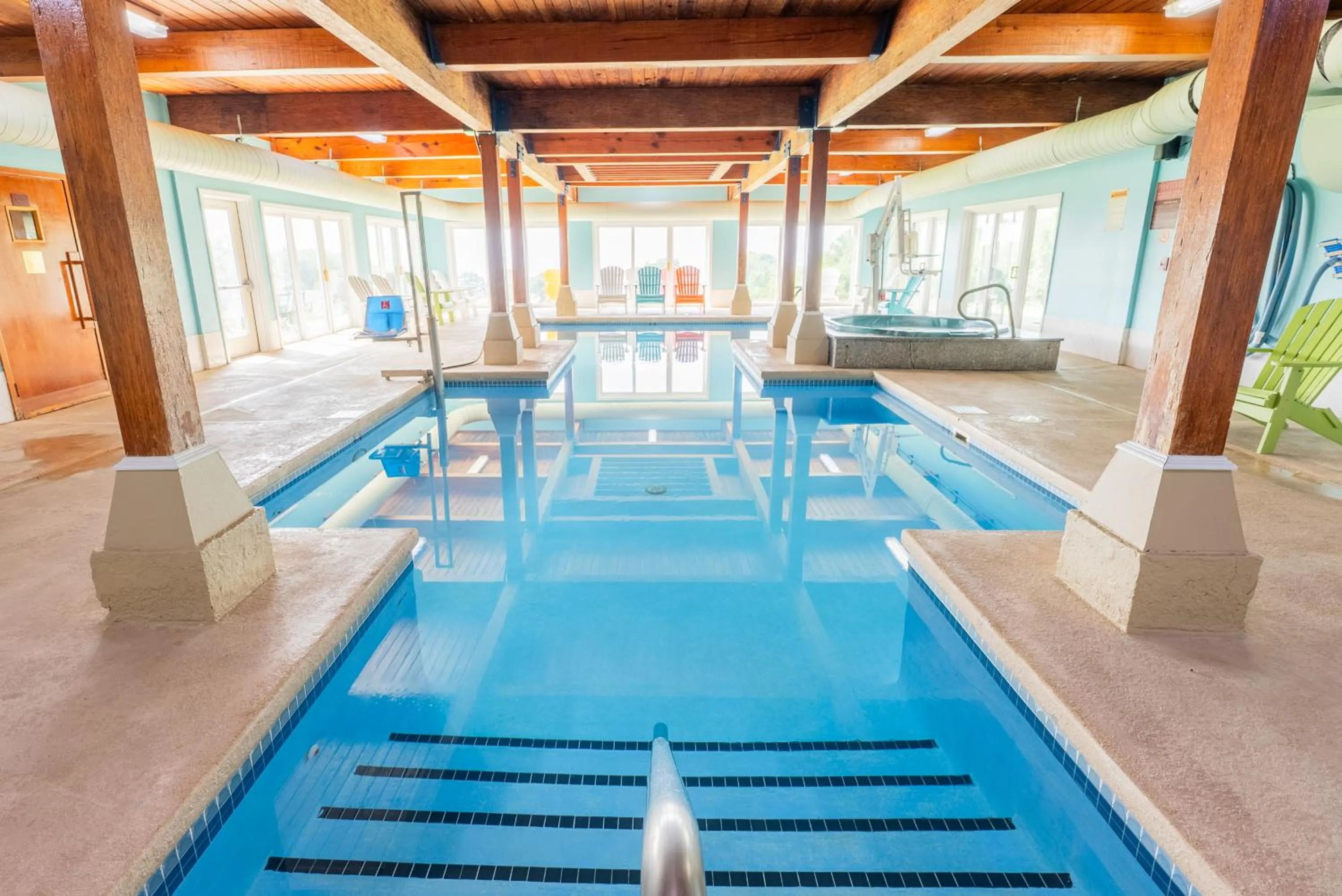 Swimming pool in Fireside Inn, Ocean's Edge