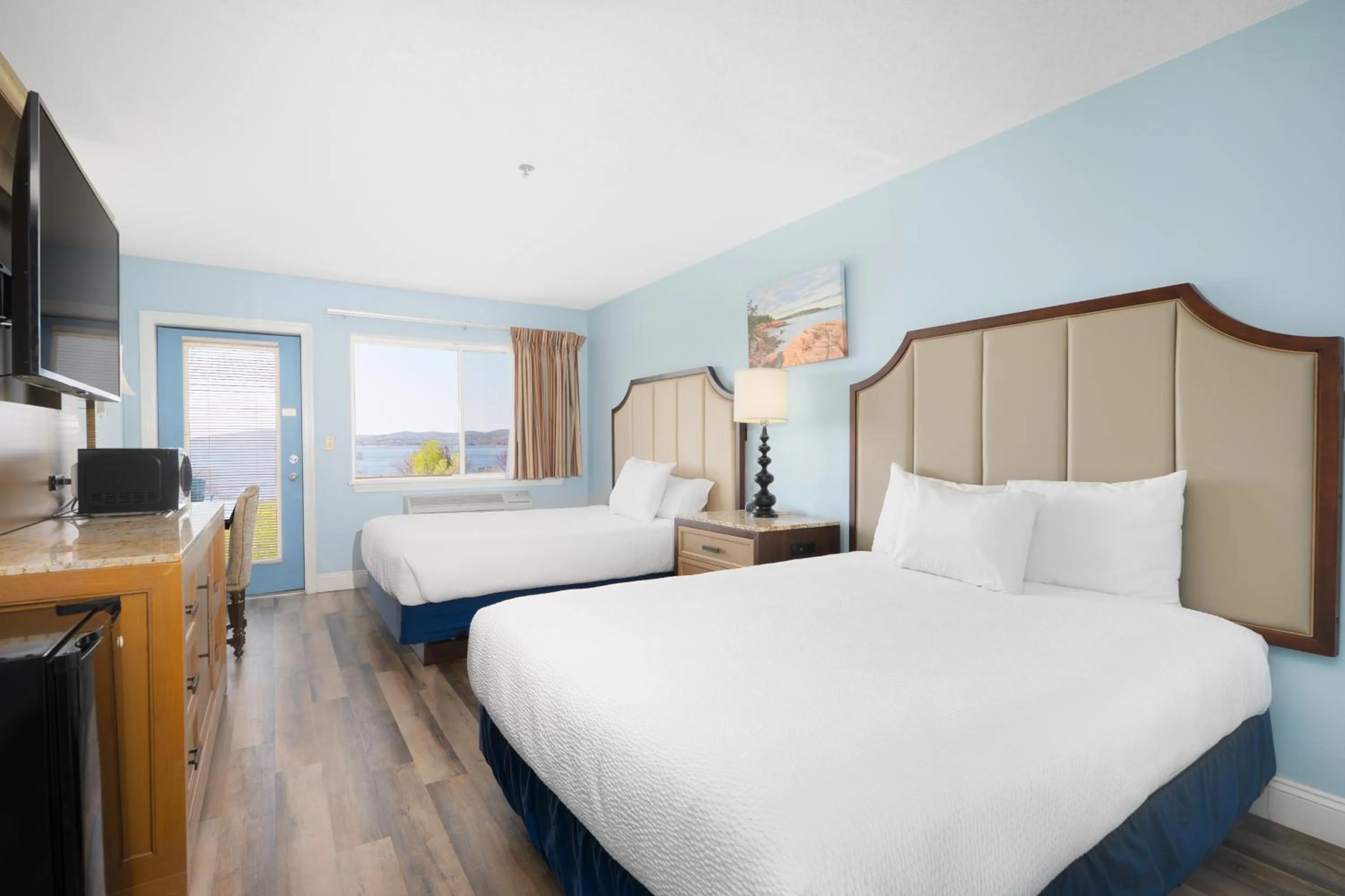 Bedroom, Bed in Fireside Inn, Ocean's Edge