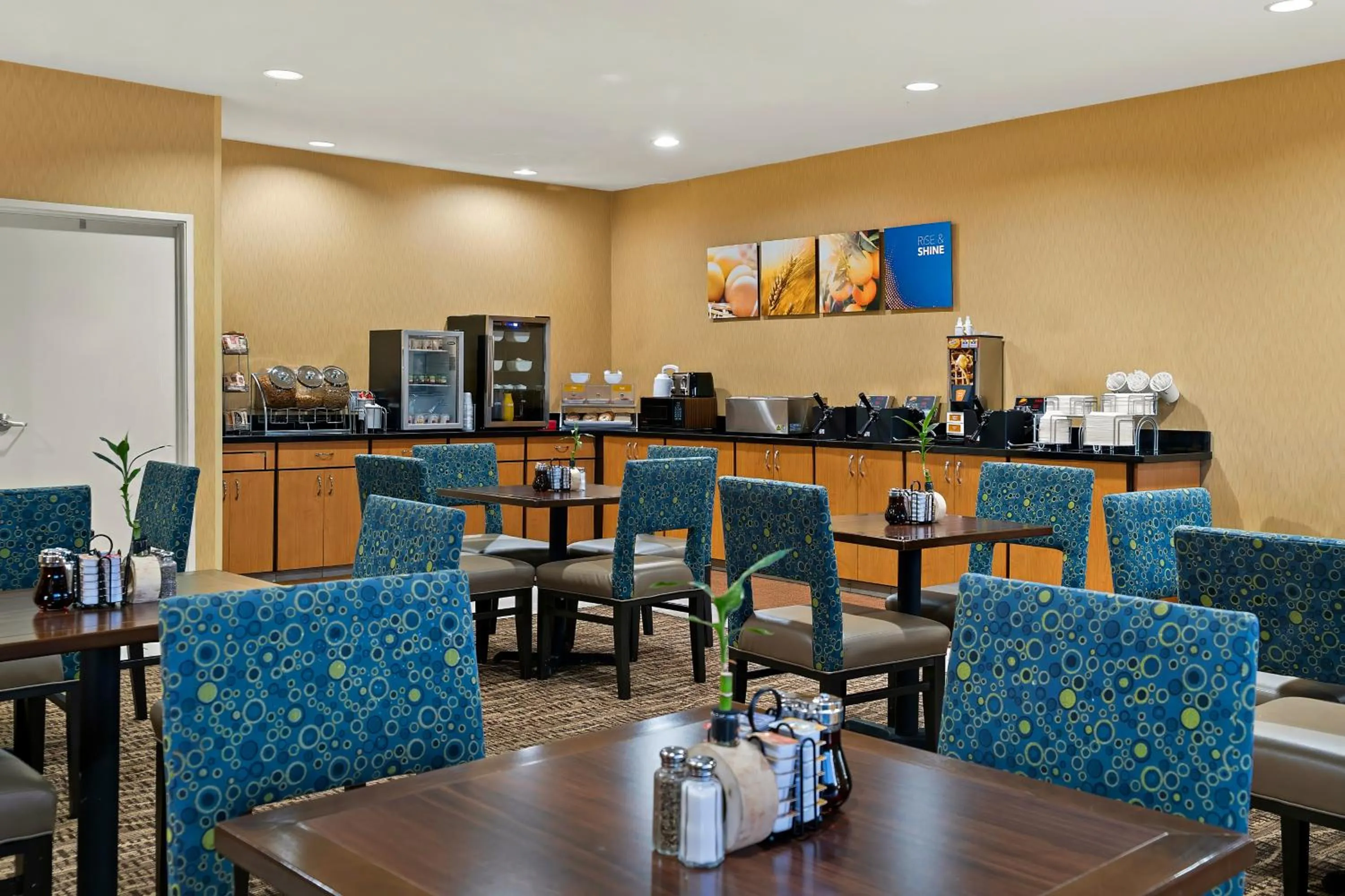 Breakfast in Comfort Suites