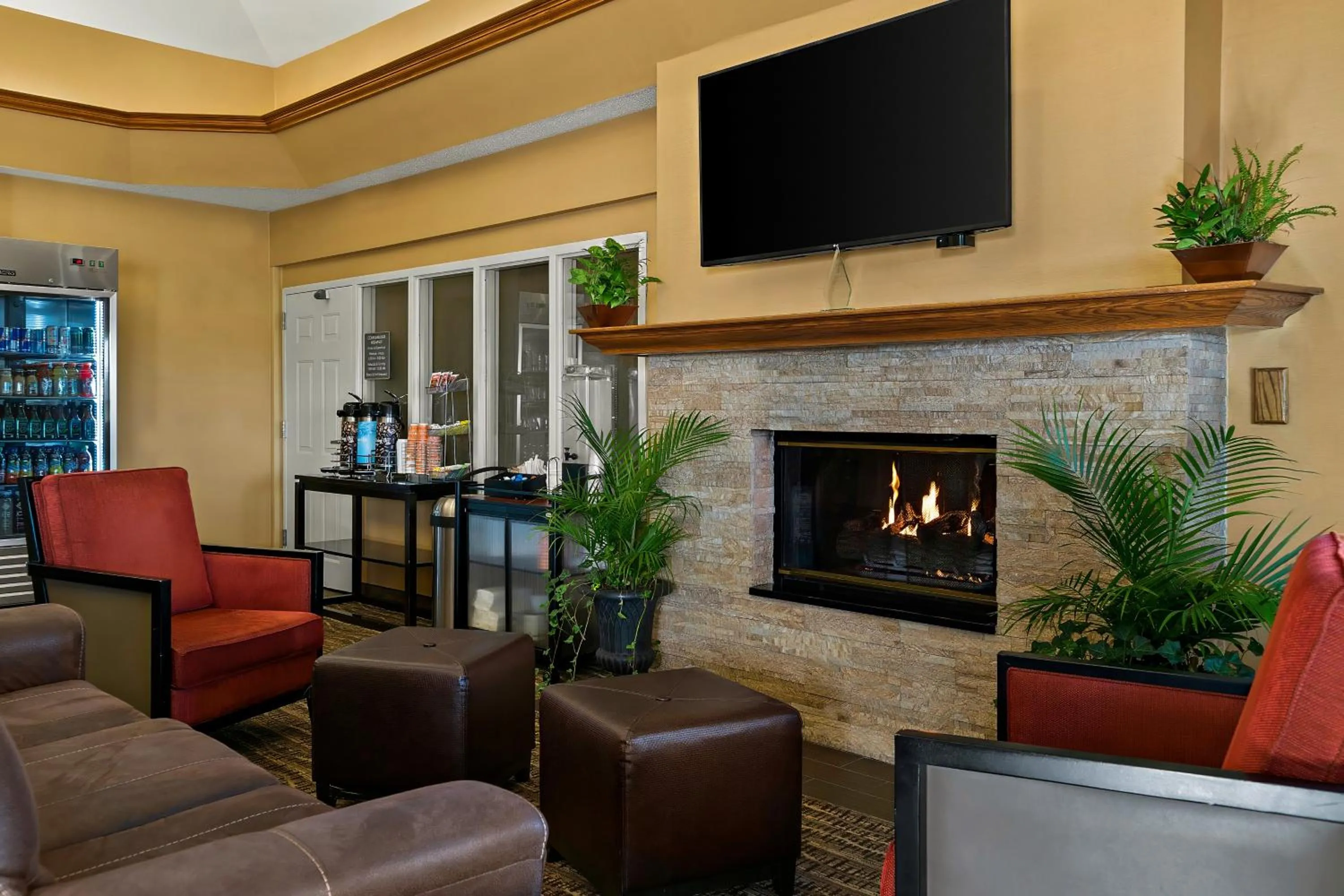 Property building in Comfort Suites