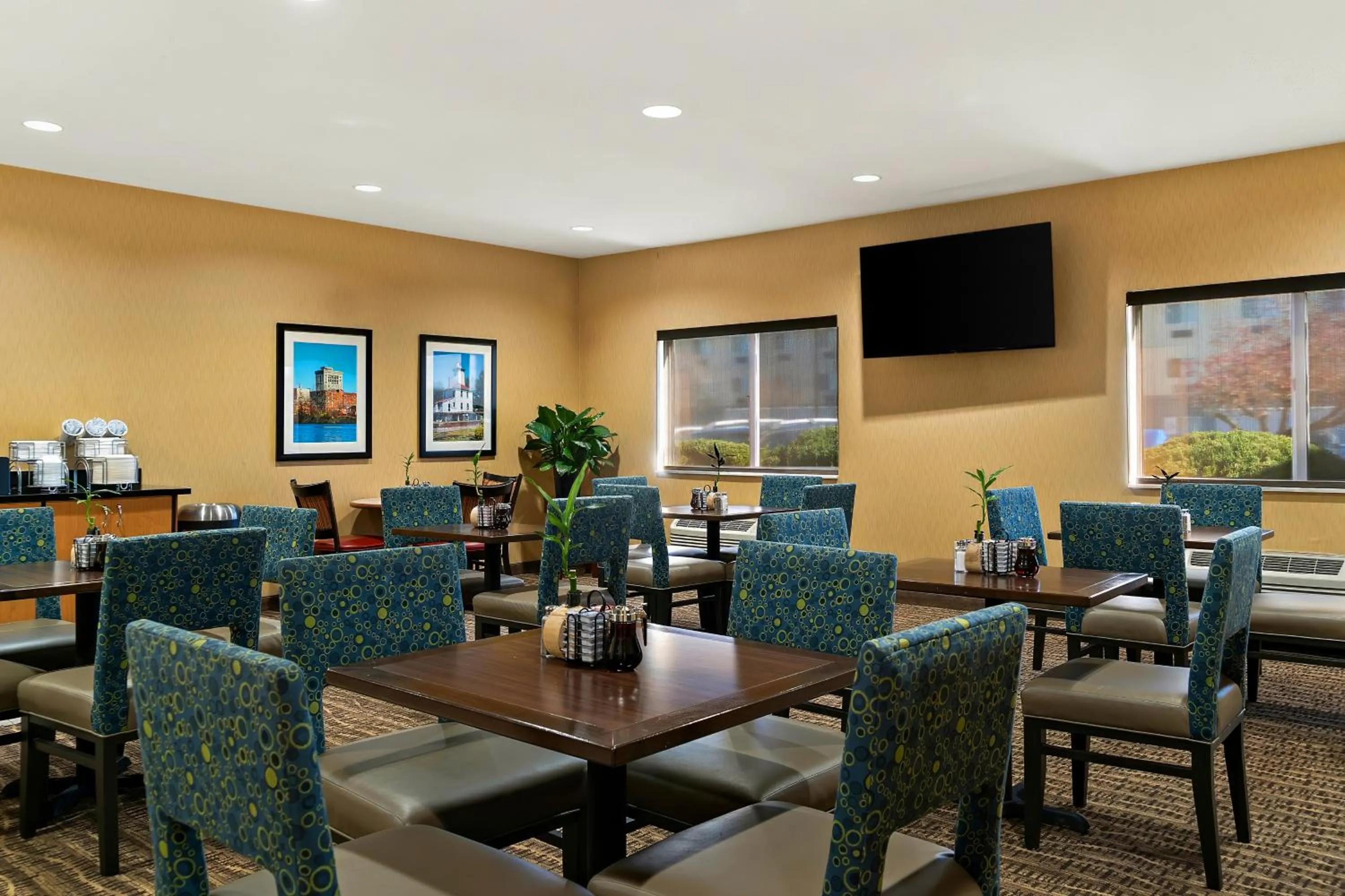 Breakfast in Comfort Suites