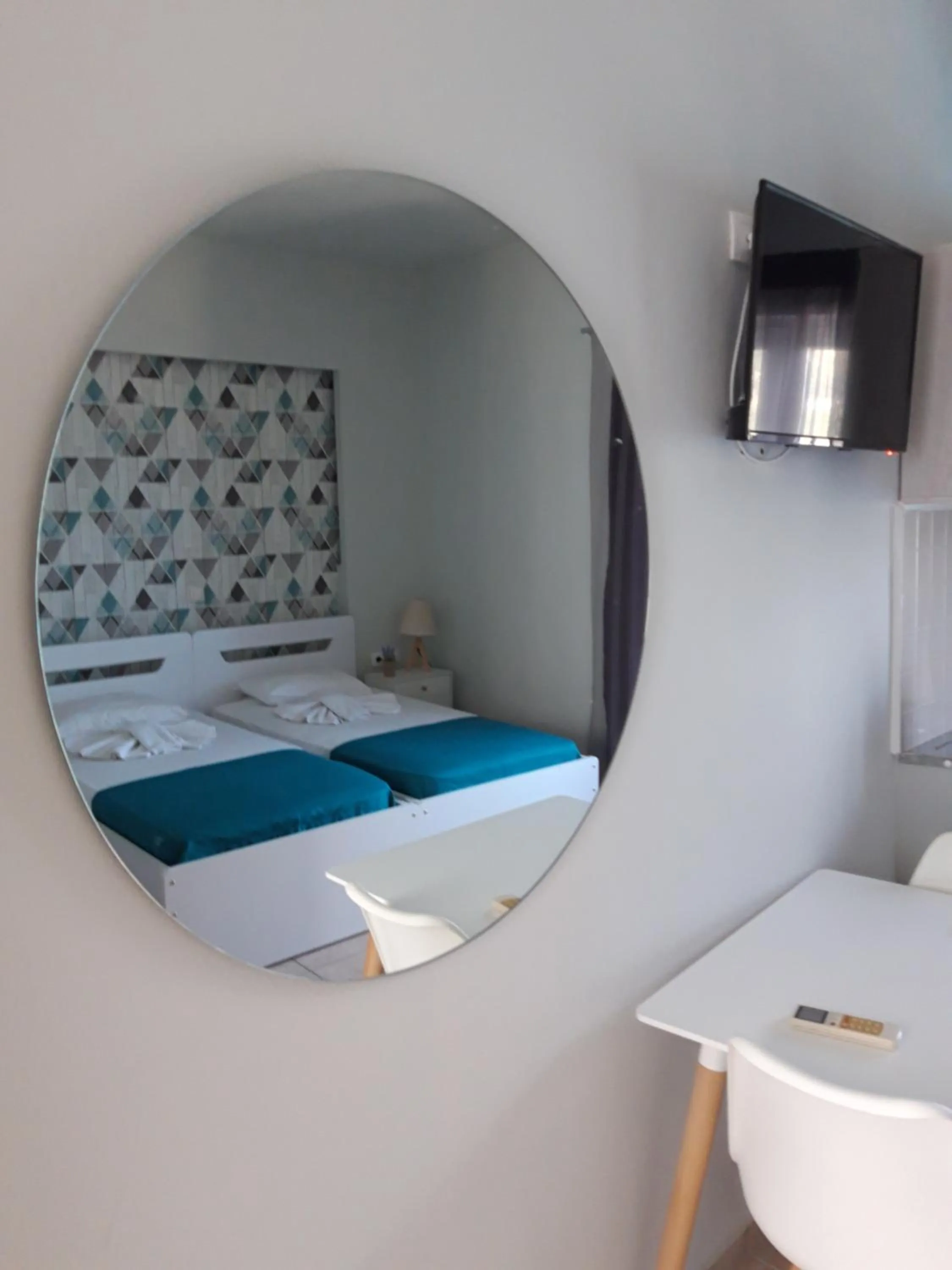 Photo of the whole room, Bed in Sea Vessel