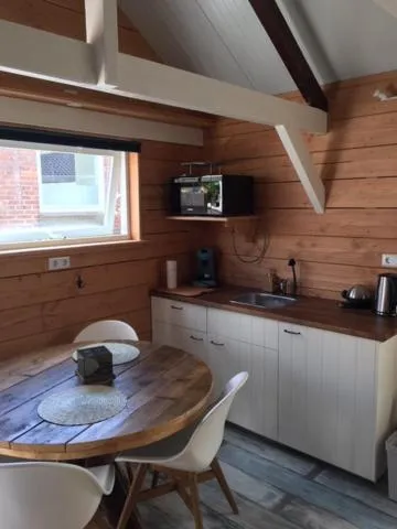 Kitchen or kitchenette in Oostvoornsch Gastenverblijf