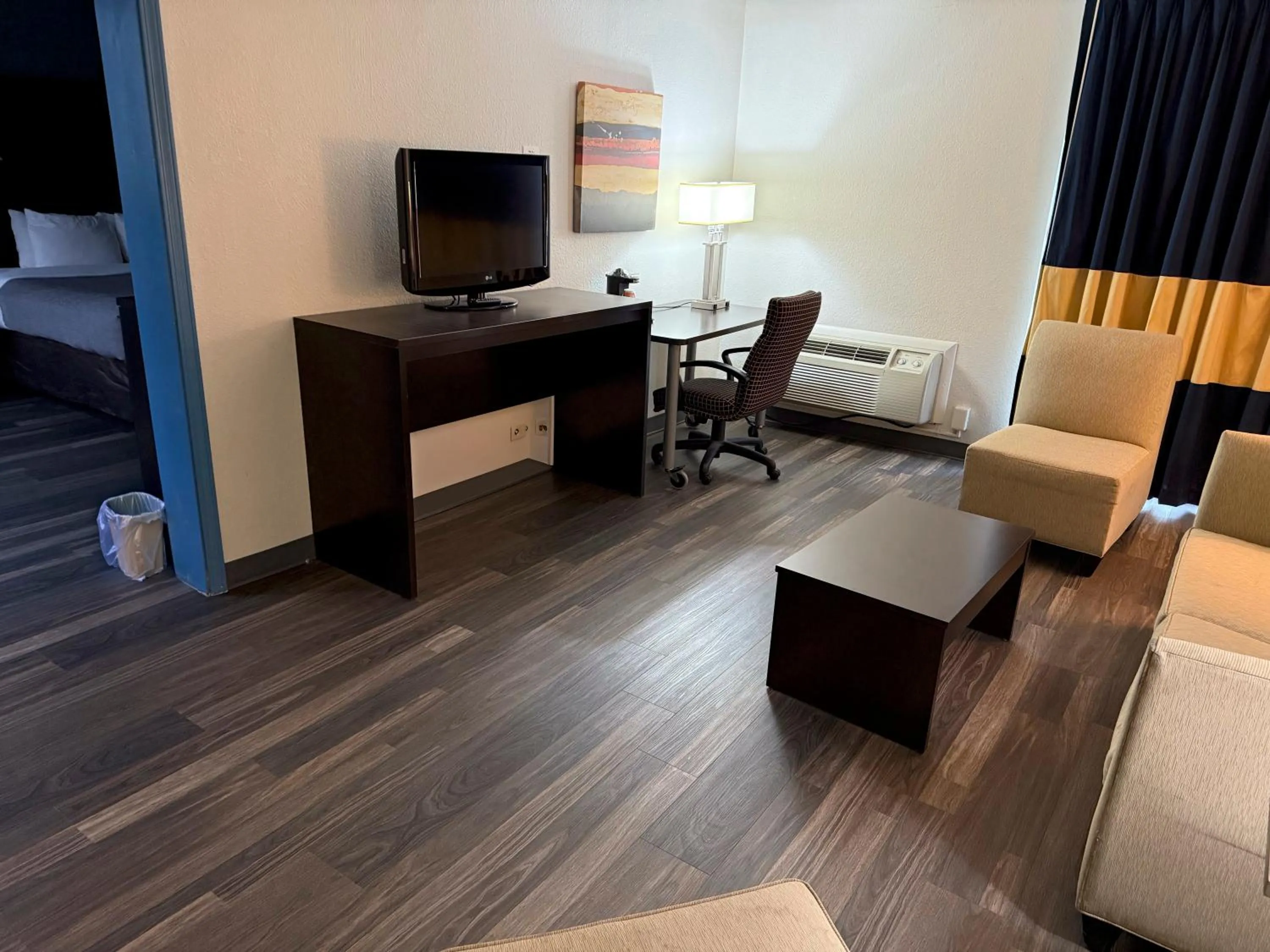 Living room in Quality Inn & Suites Banquet Center