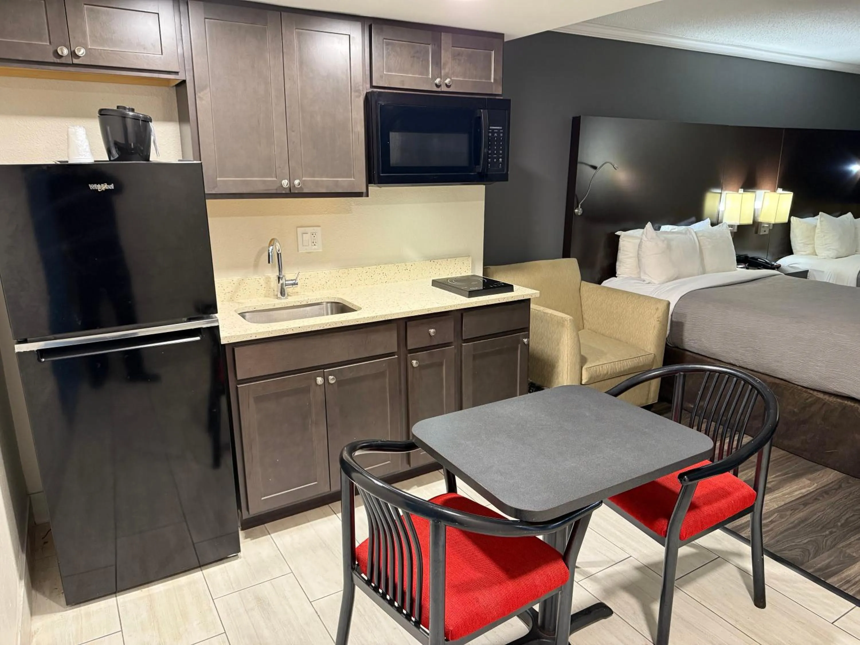 Kitchen or kitchenette in Quality Inn & Suites Banquet Center