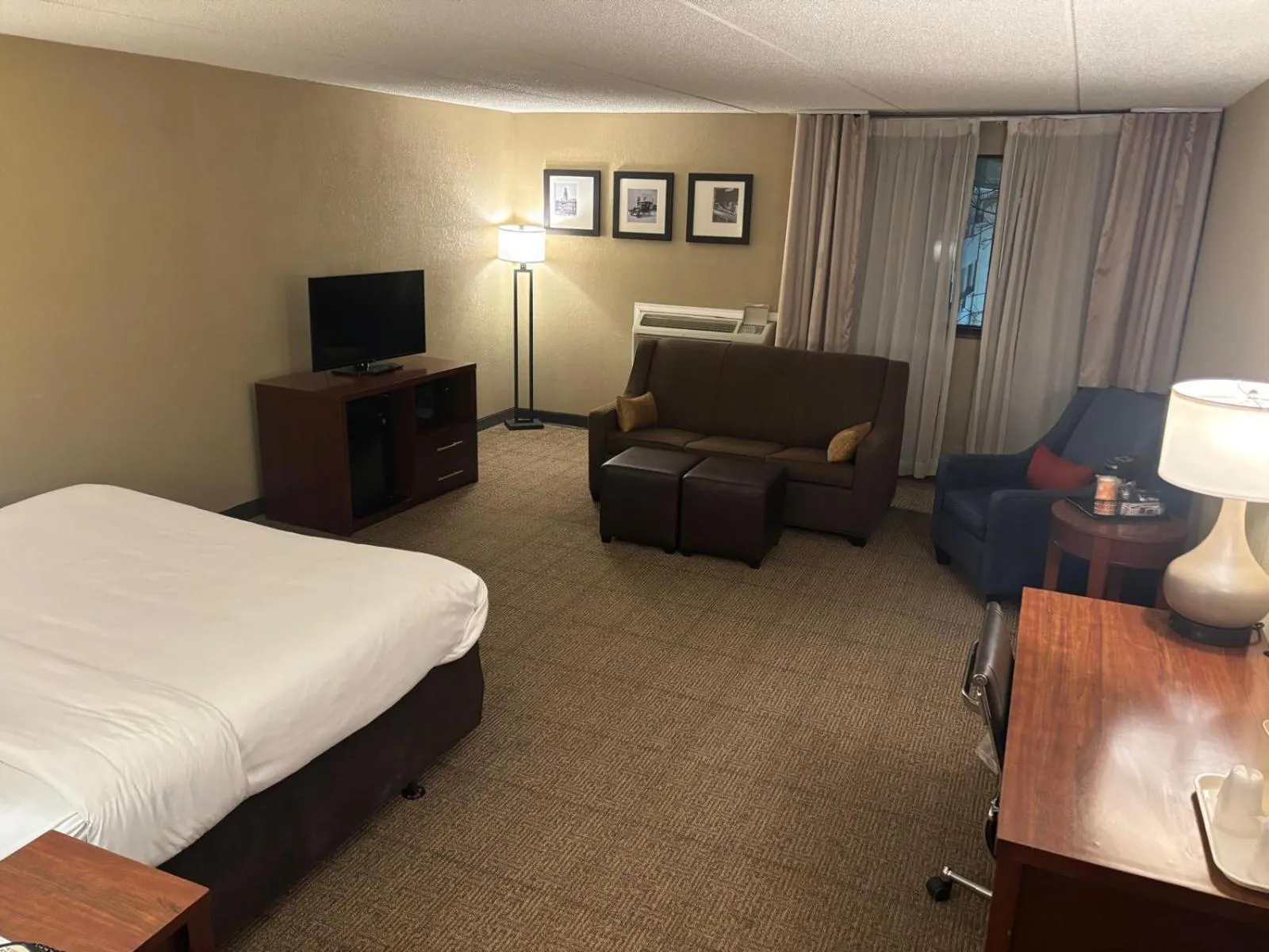 Bedroom, Bed in Comfort Inn Farmington Hills - Novi-Royal oaks-Southfield-Detroit Northwest
