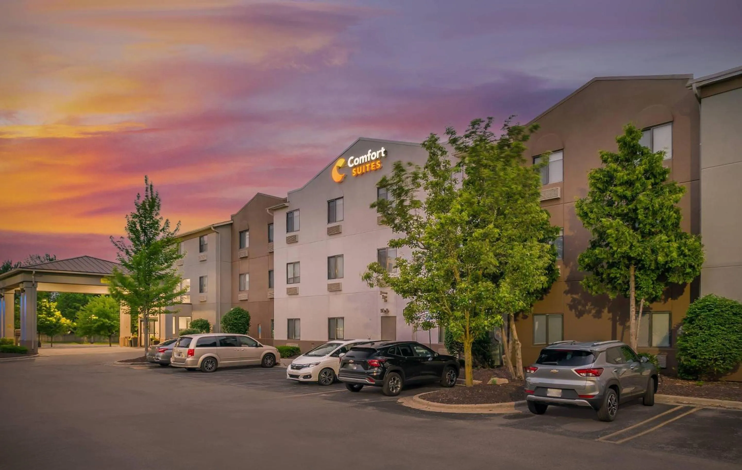 Property building in Comfort Suites Auburn Hills-Detroit
