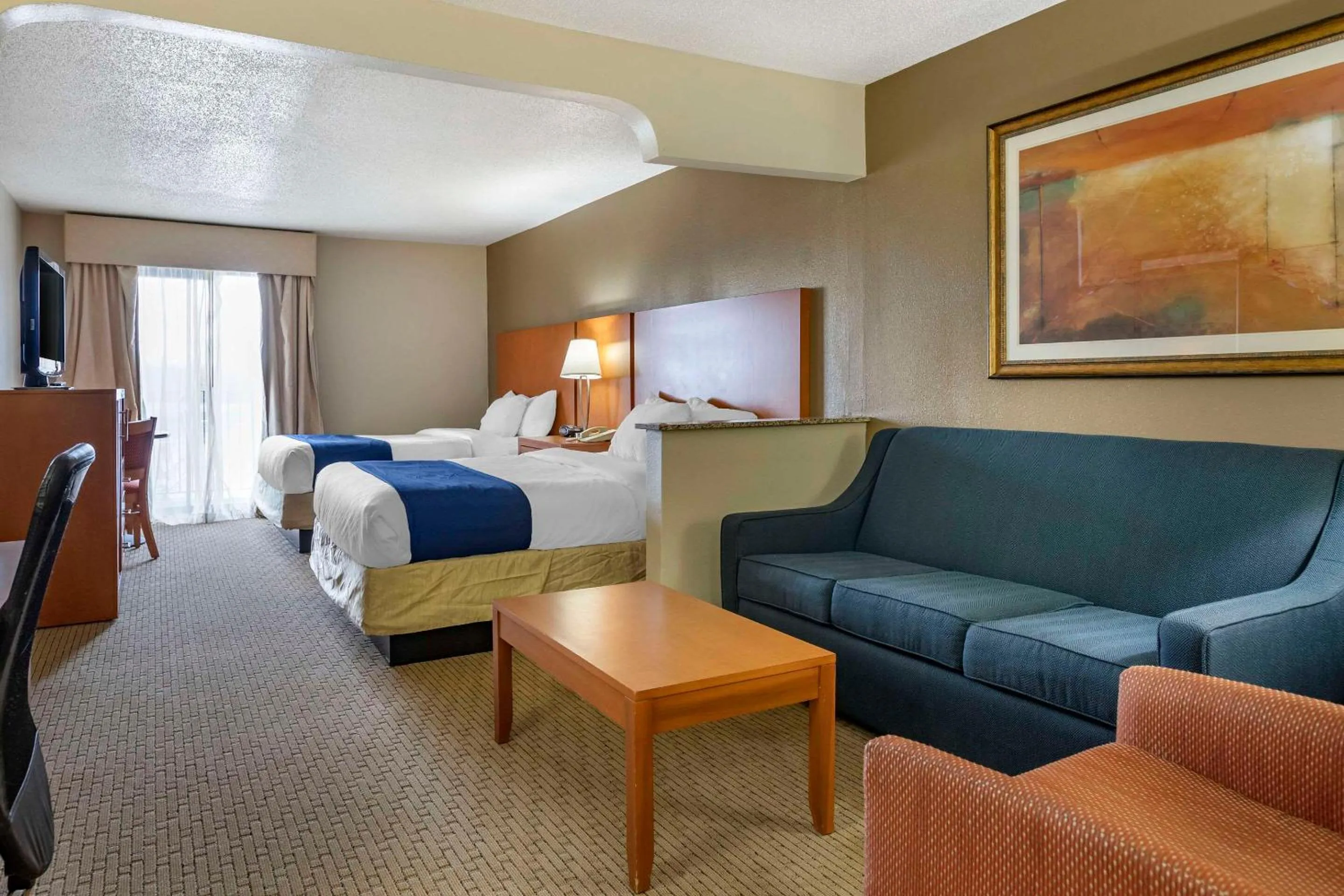 Family King Suite - Non-Smoking in Comfort Suites Auburn Hills-Detroit