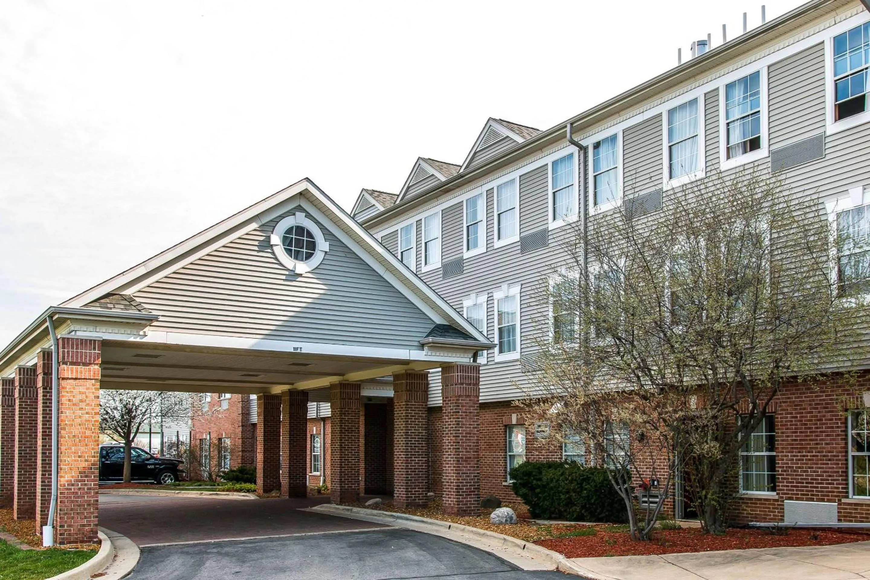 Property building in Comfort Inn Chelsea