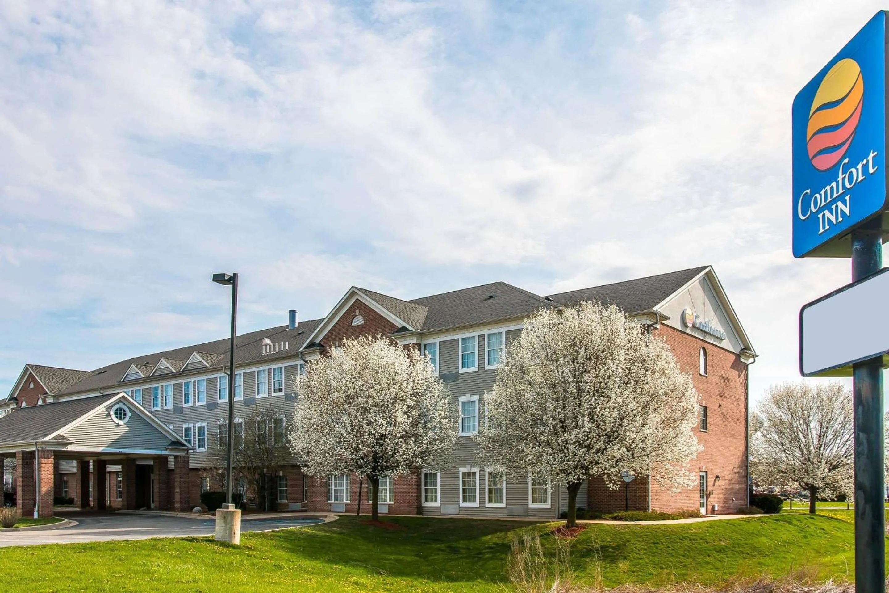 Property building in Comfort Inn Chelsea