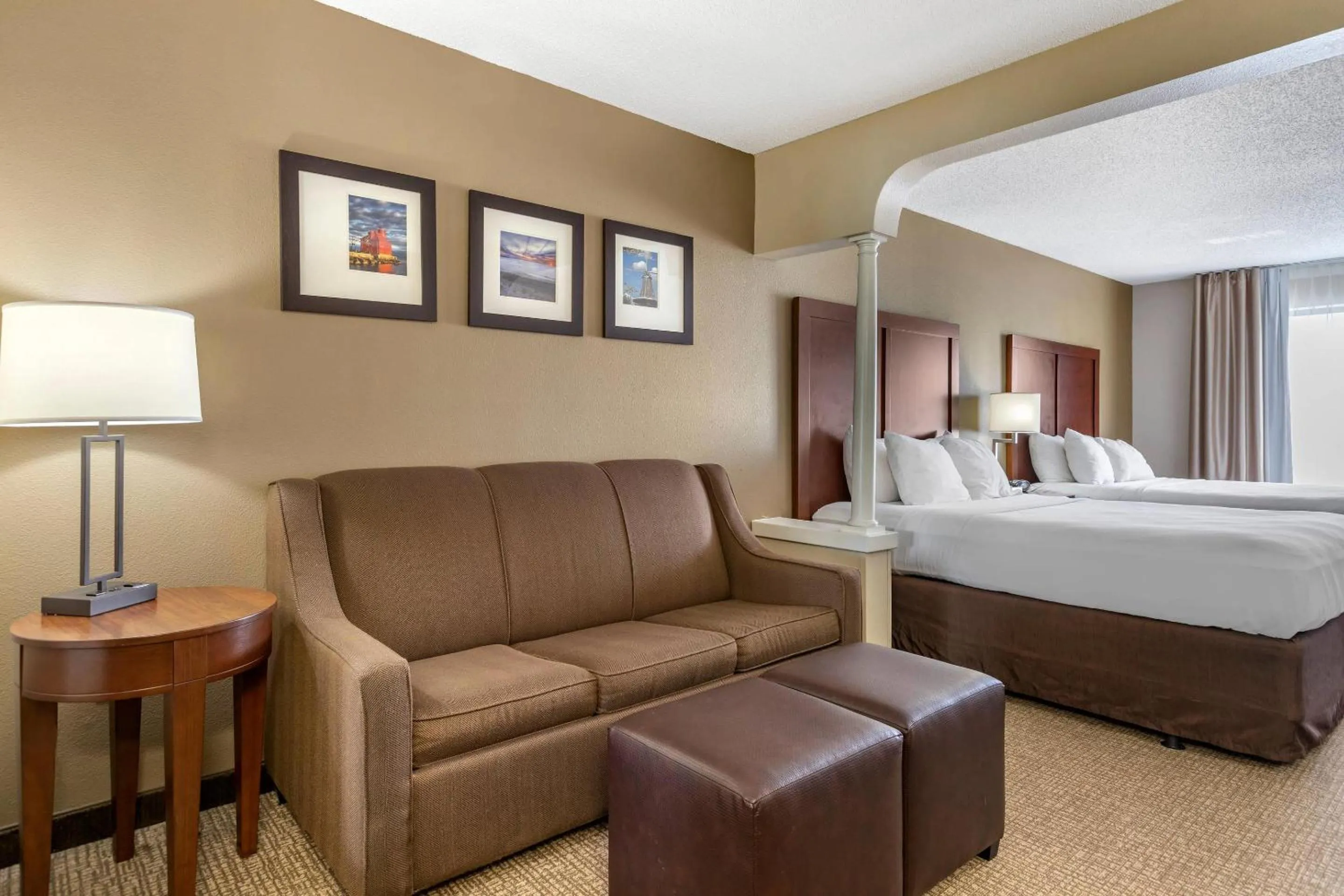 Bedroom, Bed in Comfort Suites Grandville - Grand Rapids SW