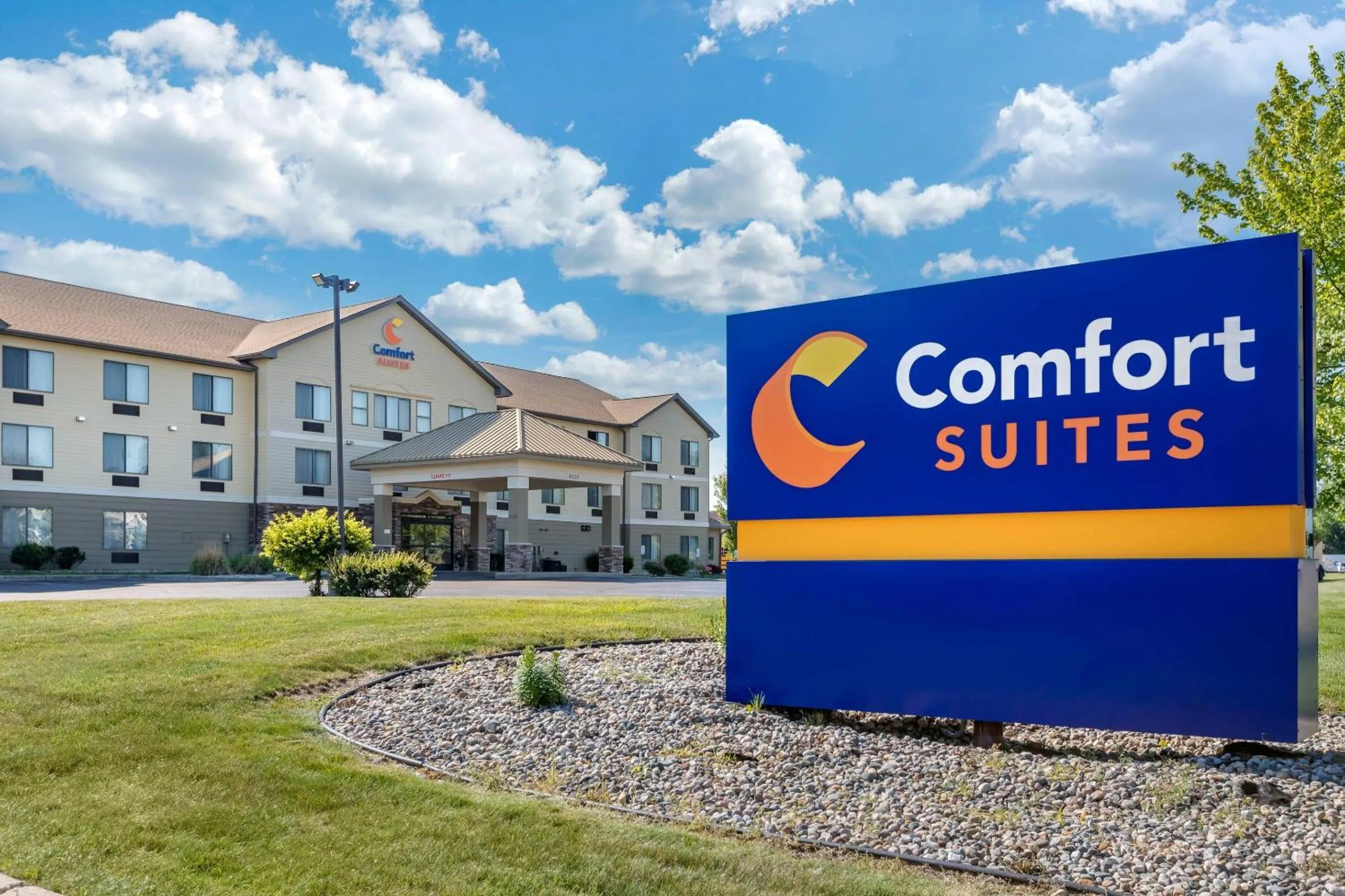 Property building in Comfort Suites Grandville - Grand Rapids SW