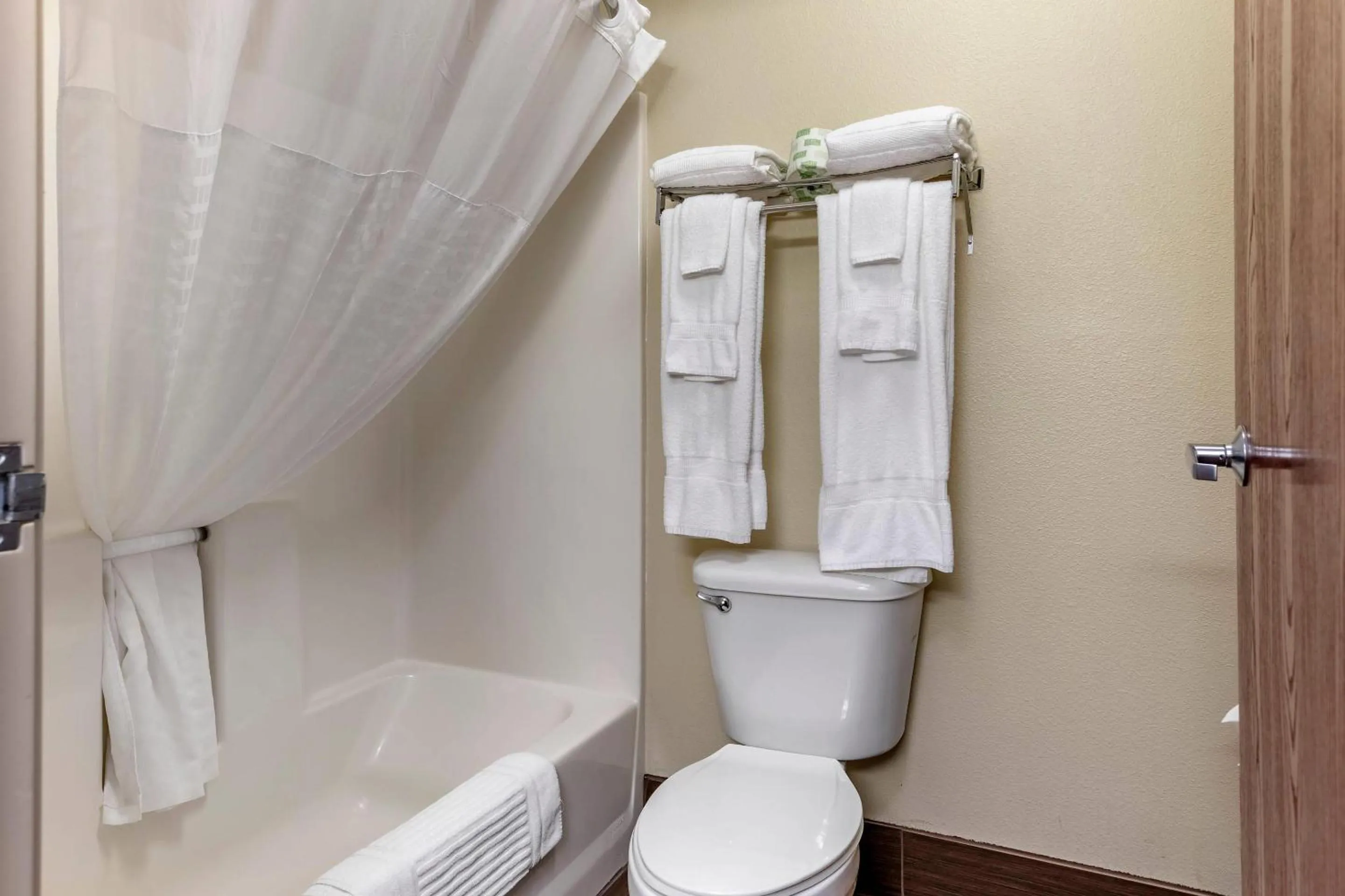 Bedroom in Comfort Suites Grandville - Grand Rapids SW