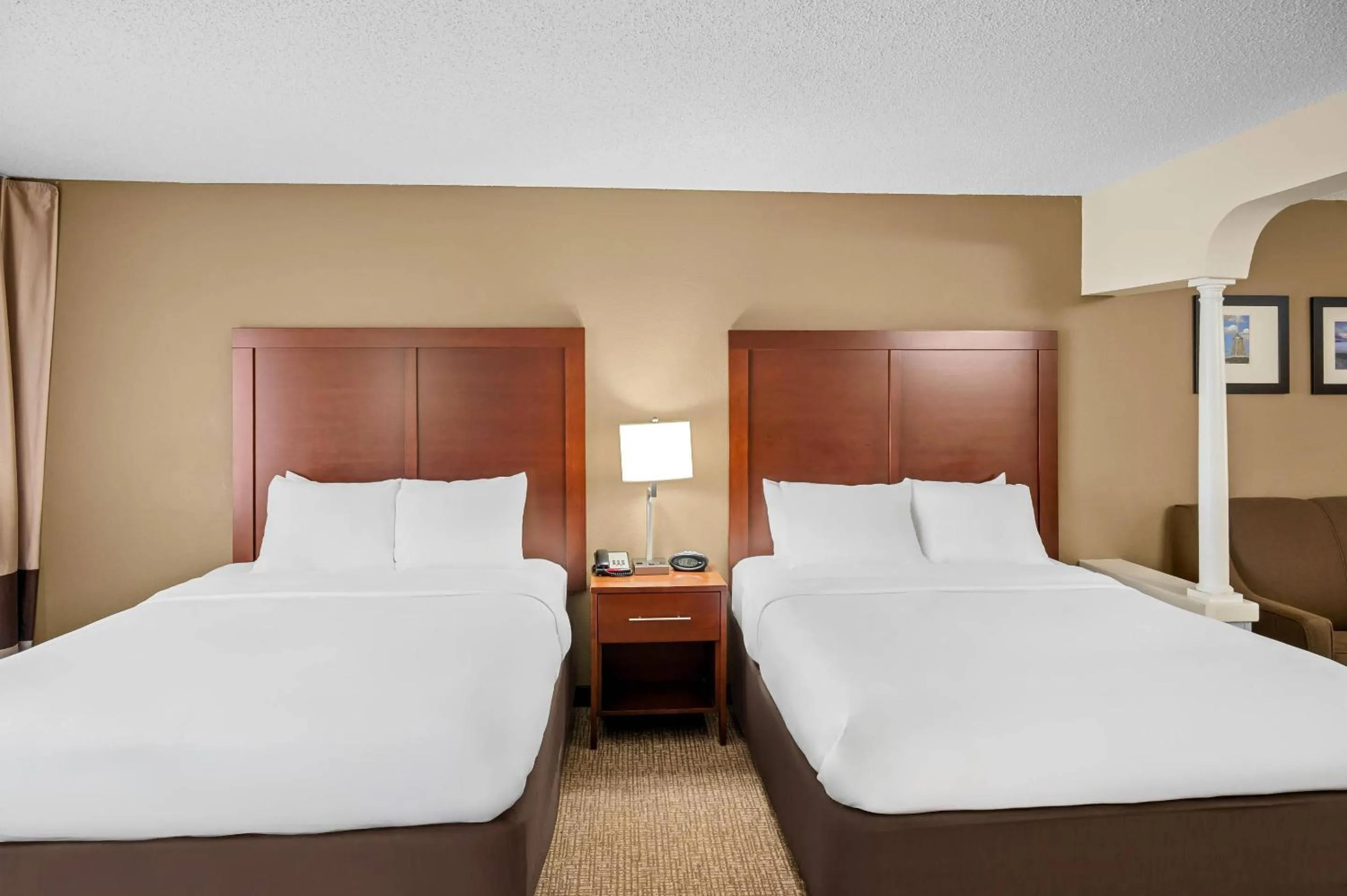 Bedroom, Bed in Comfort Suites Grandville - Grand Rapids SW