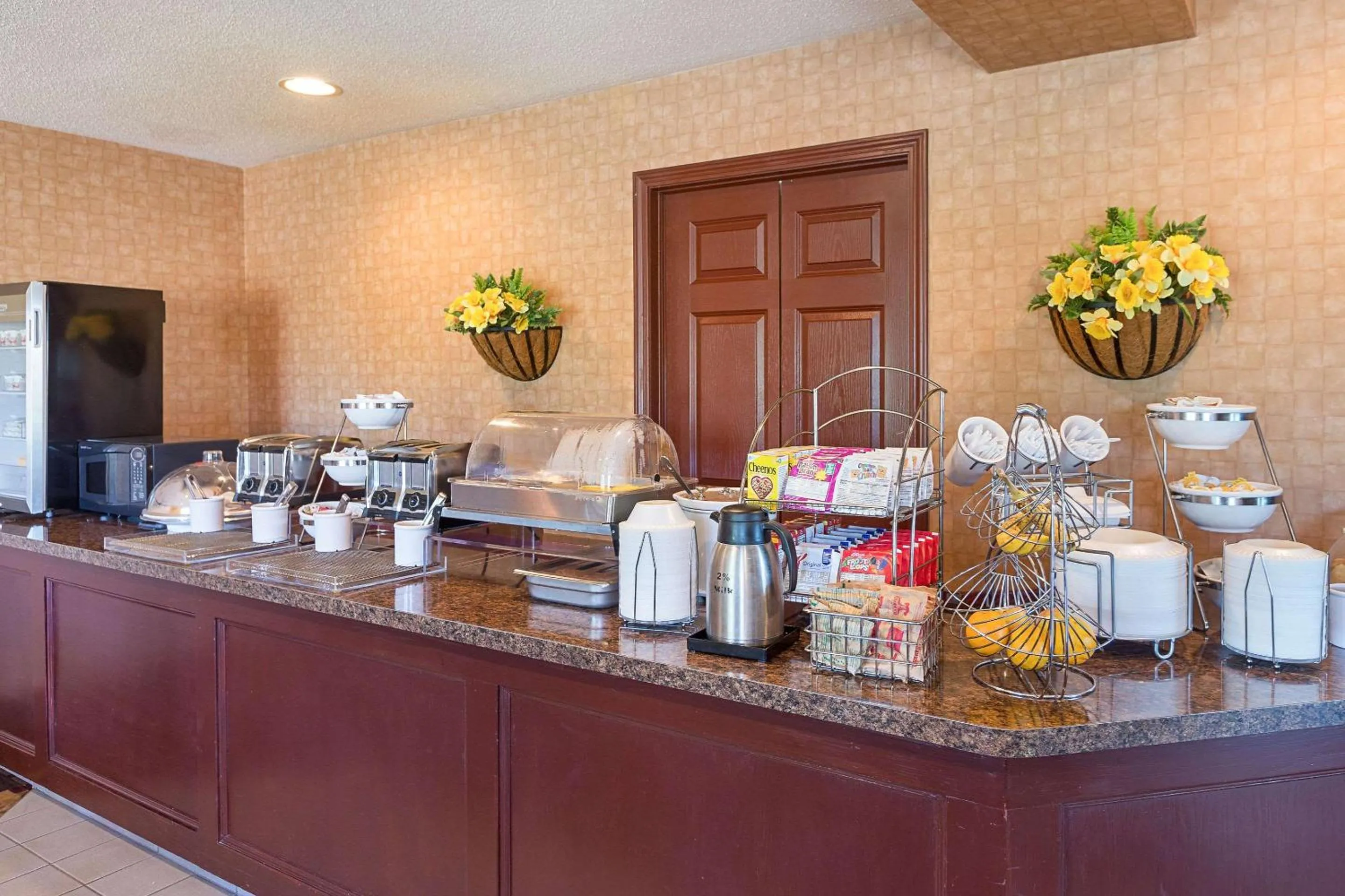 Restaurant/places to eat in Sleep Inn & Suites Bay View Acme - Traverse City