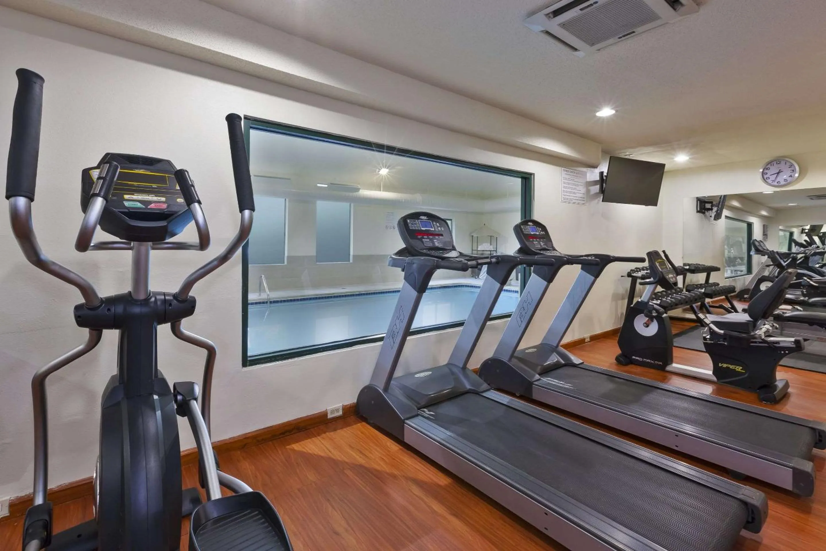 Fitness centre/facilities in Comfort Inn & Suites