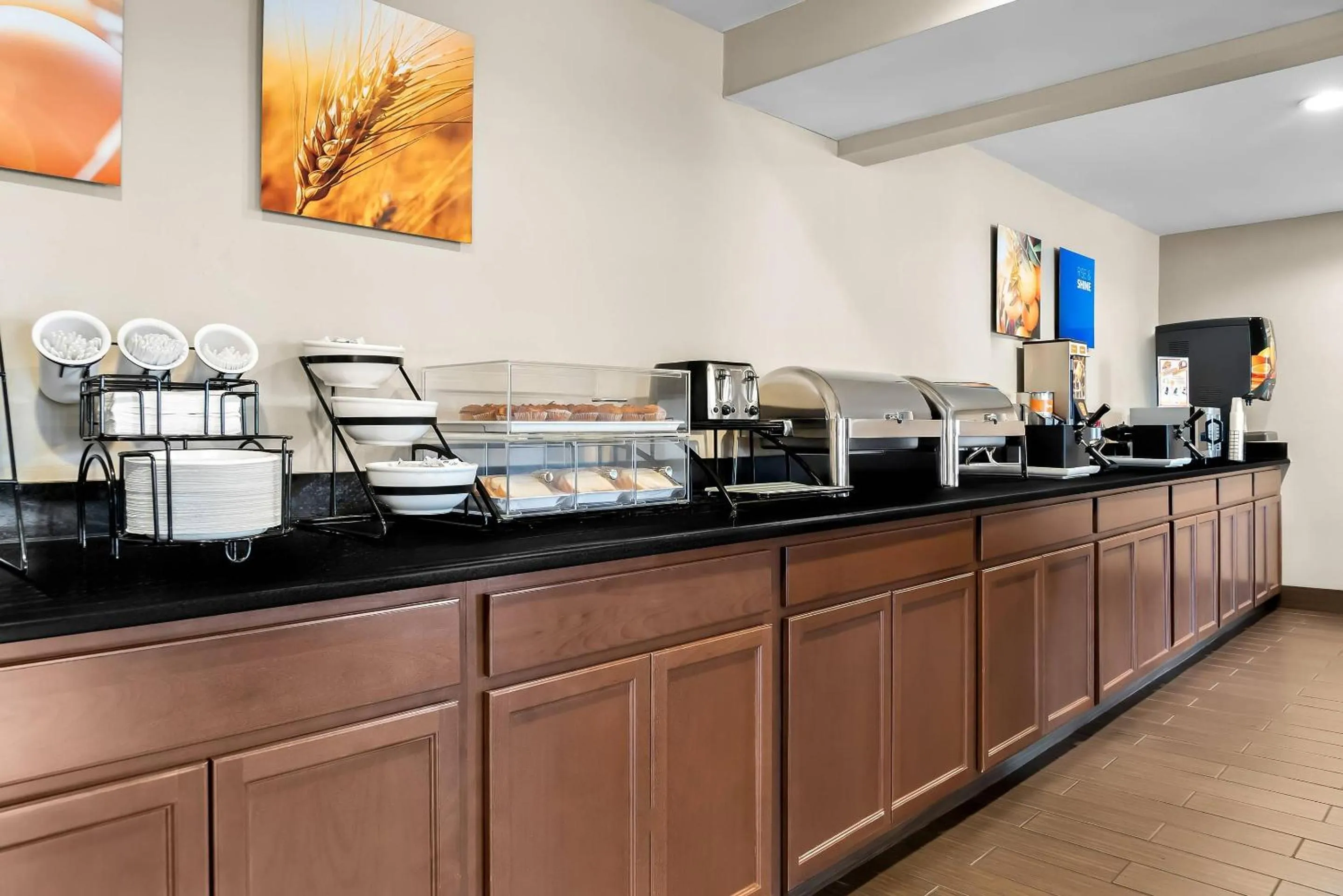 Breakfast in Comfort Inn & Suites