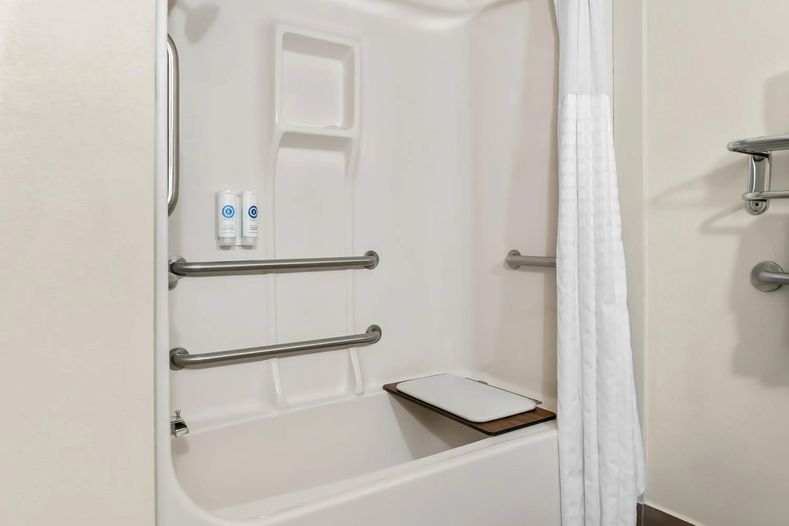 Shower in Comfort Inn & Suites