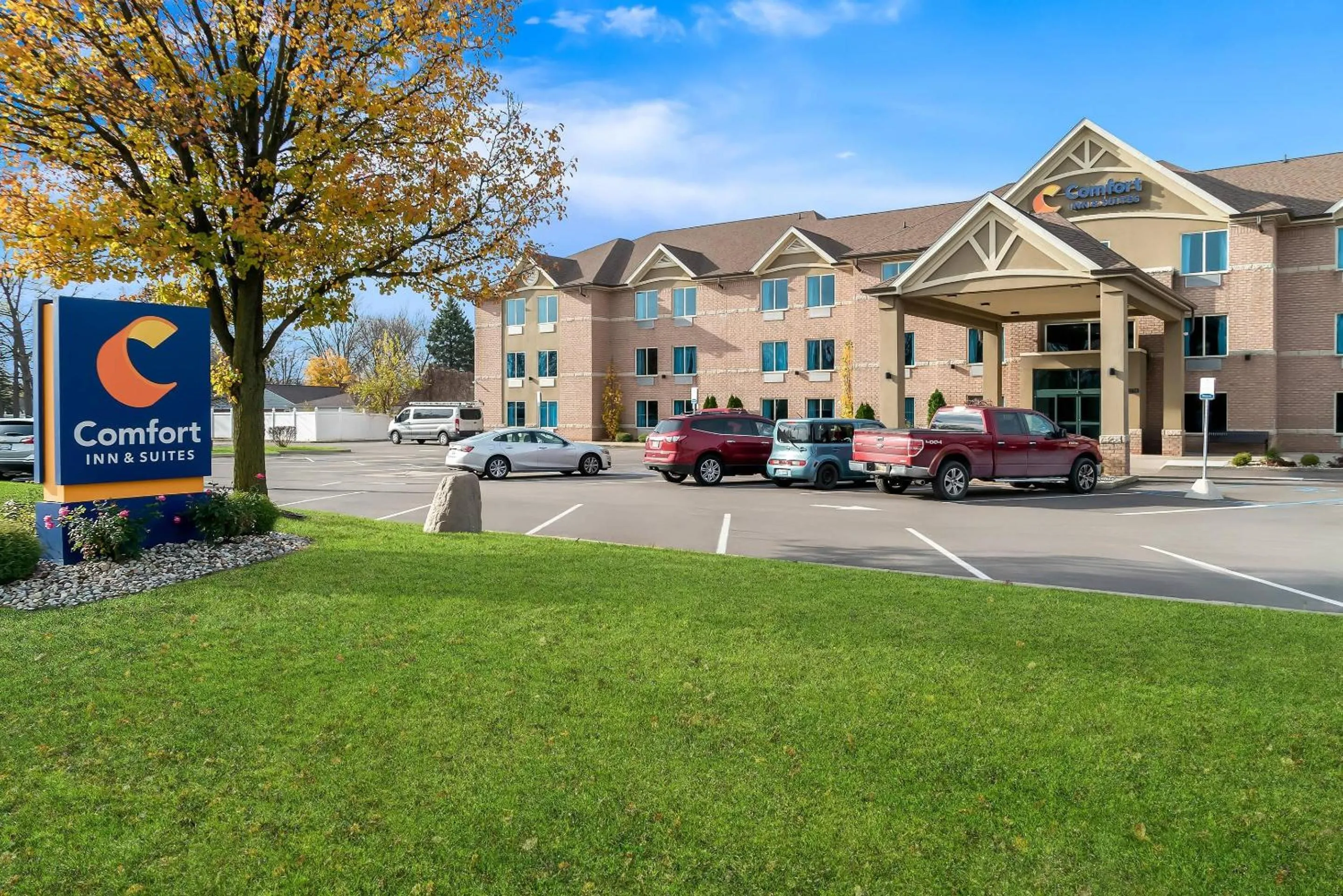 Property building in Comfort Inn & Suites