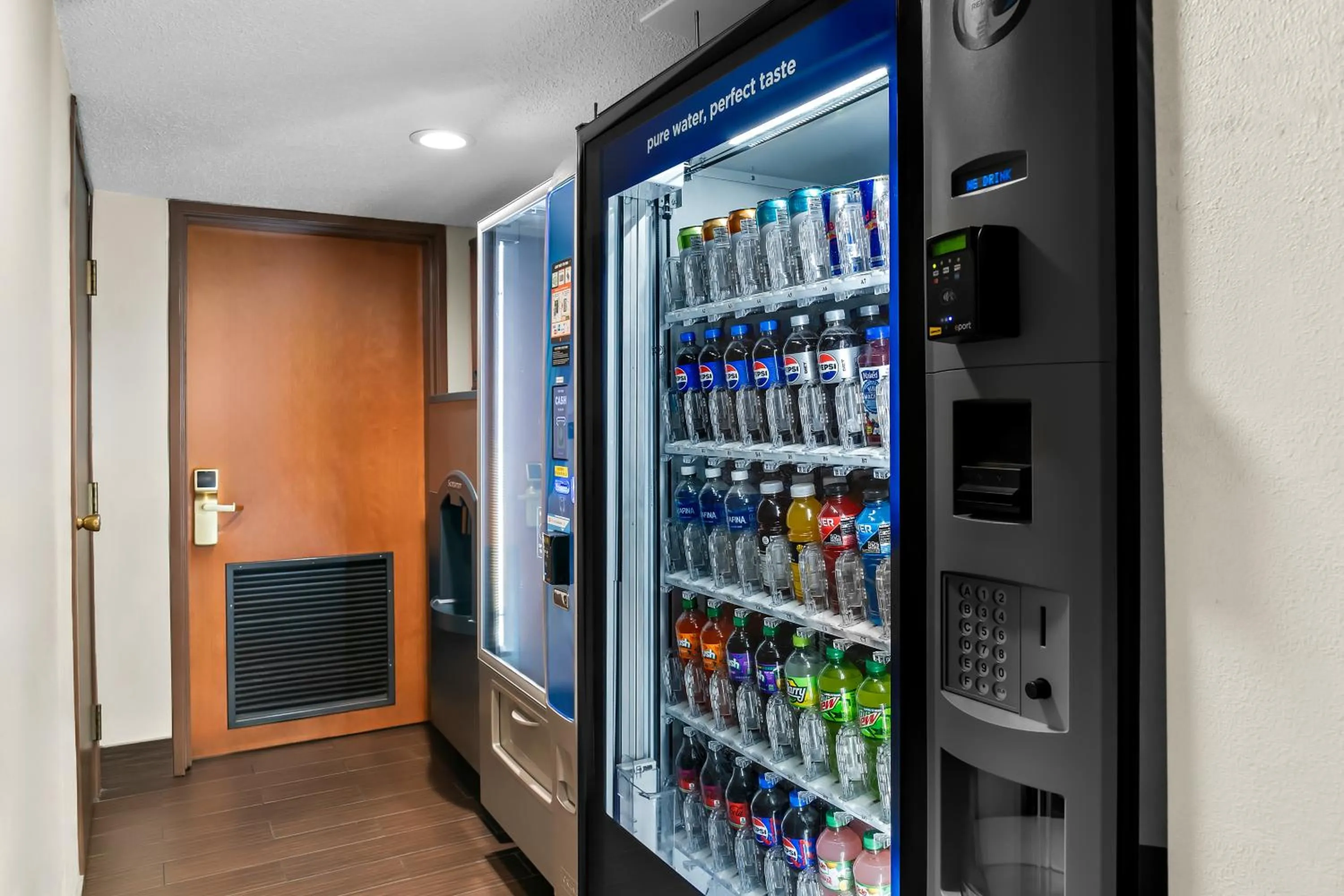 vending machine in Comfort Inn & Suites