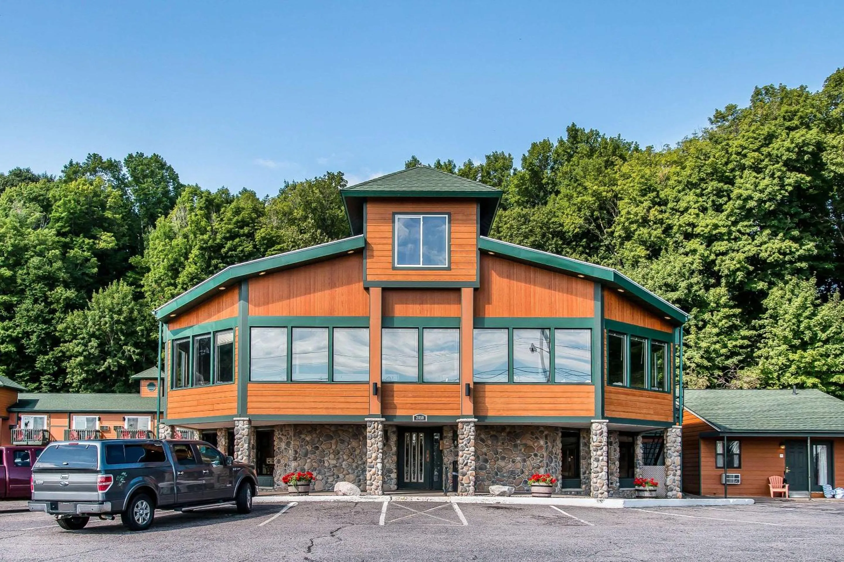 Property building in Econo Lodge Lakeview