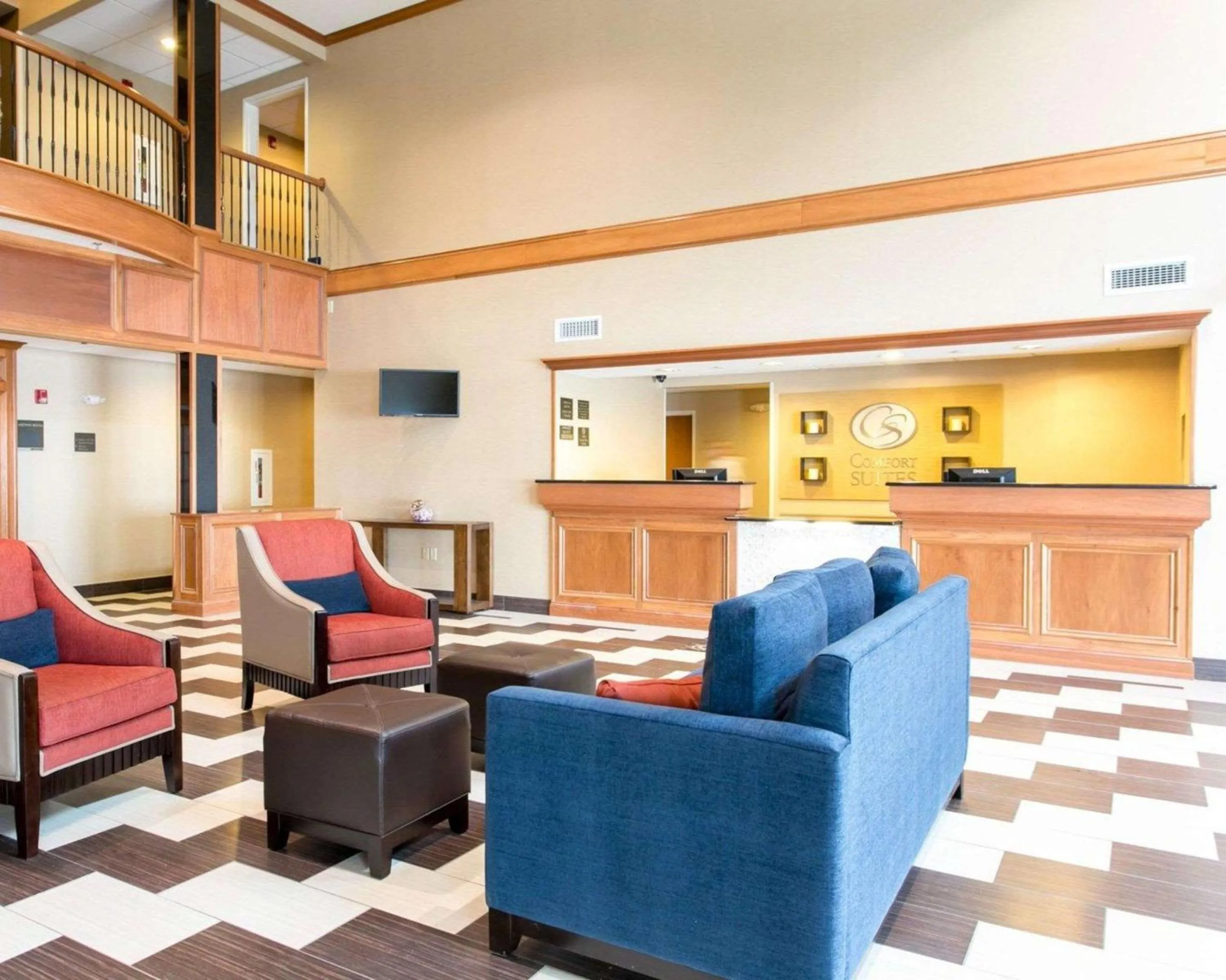 Lobby or reception in Comfort Suites Benton Harbor - St Joseph